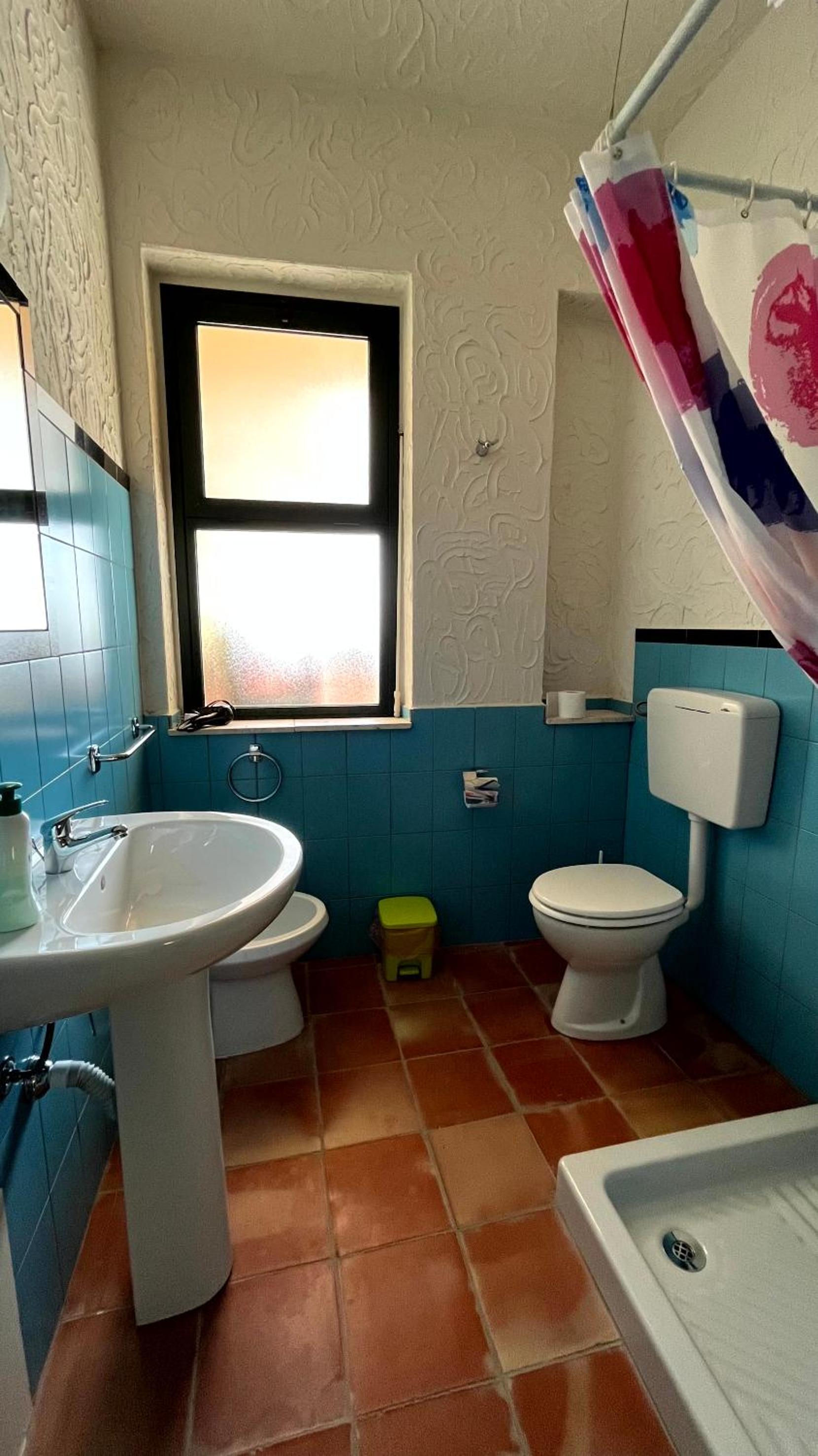 Double Room with Private Bathroom - Photo 4