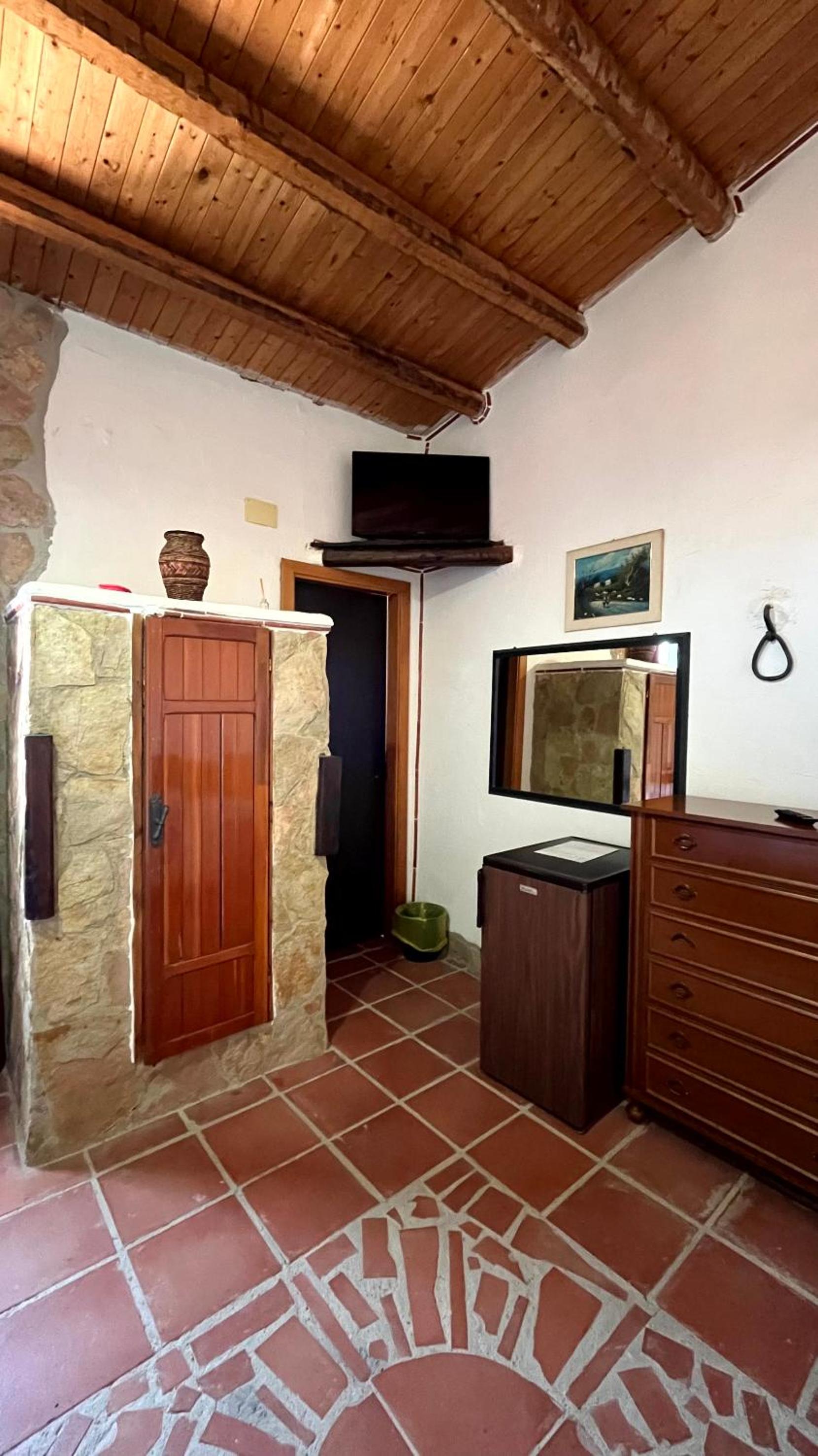Triple Room with Private Bathroom - Photo 5