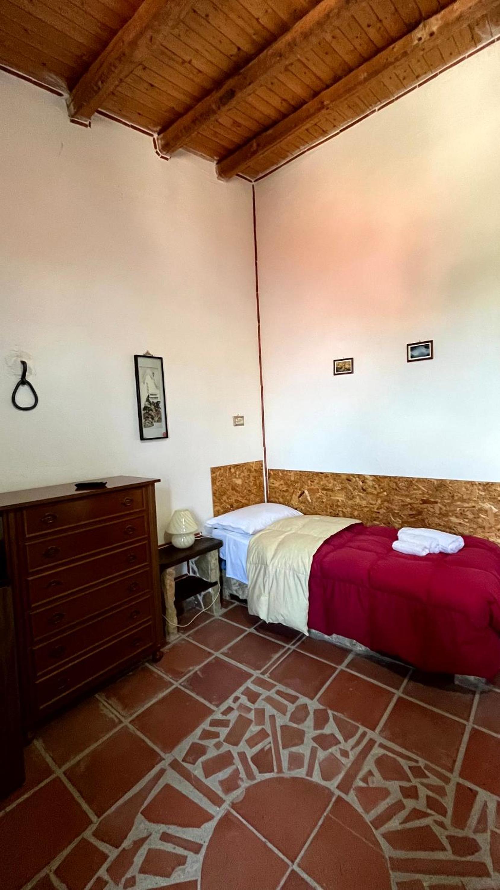 Triple Room with Private Bathroom - Photo 2