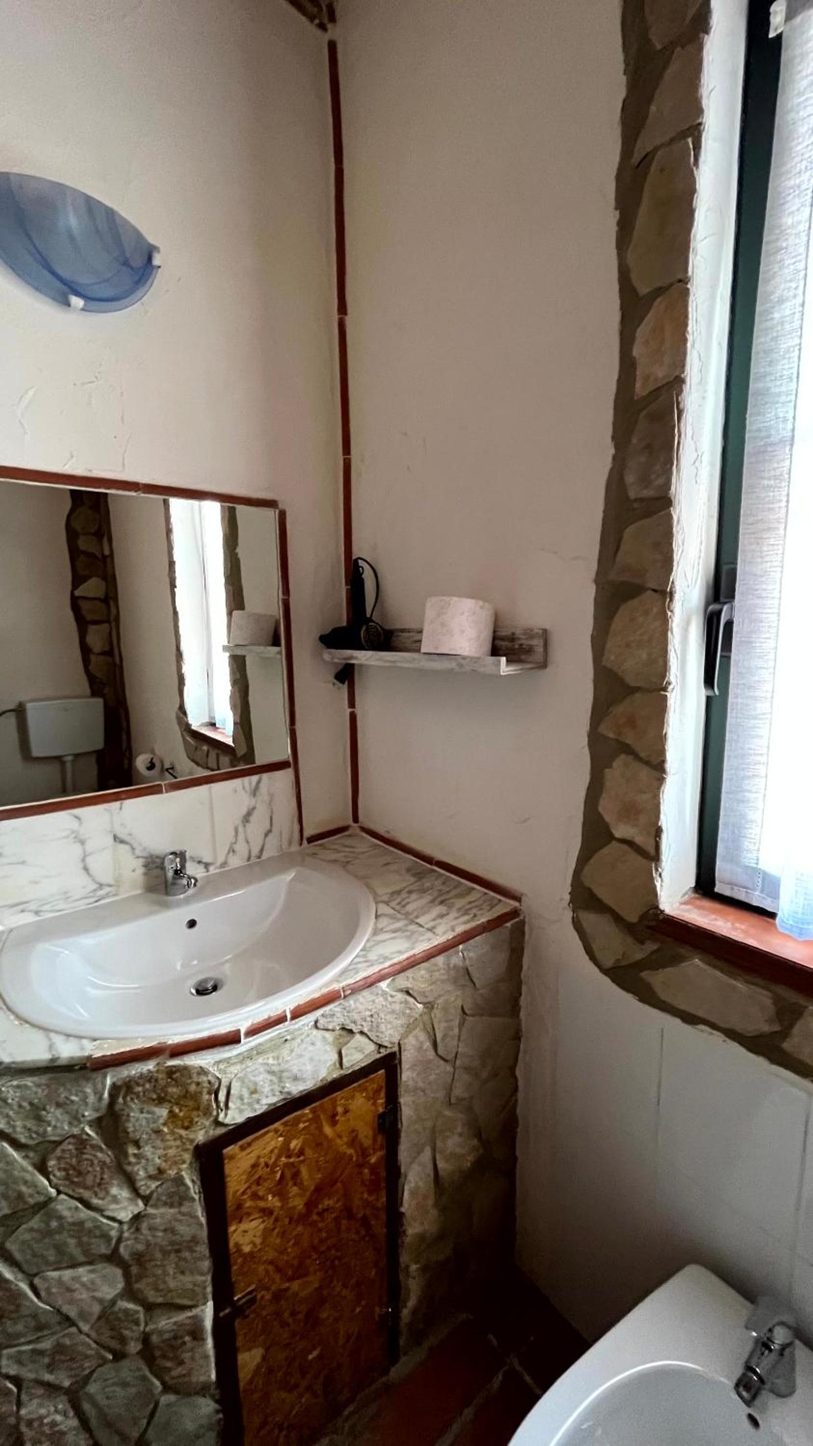Quadruple Room with Private Bathroom - Photo 4
