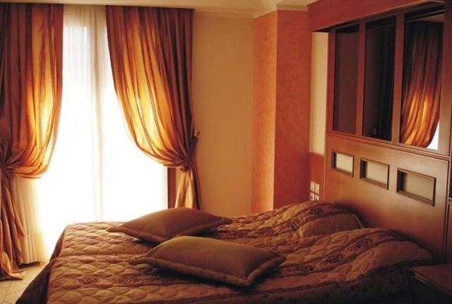Double or Twin Room - Photo 4