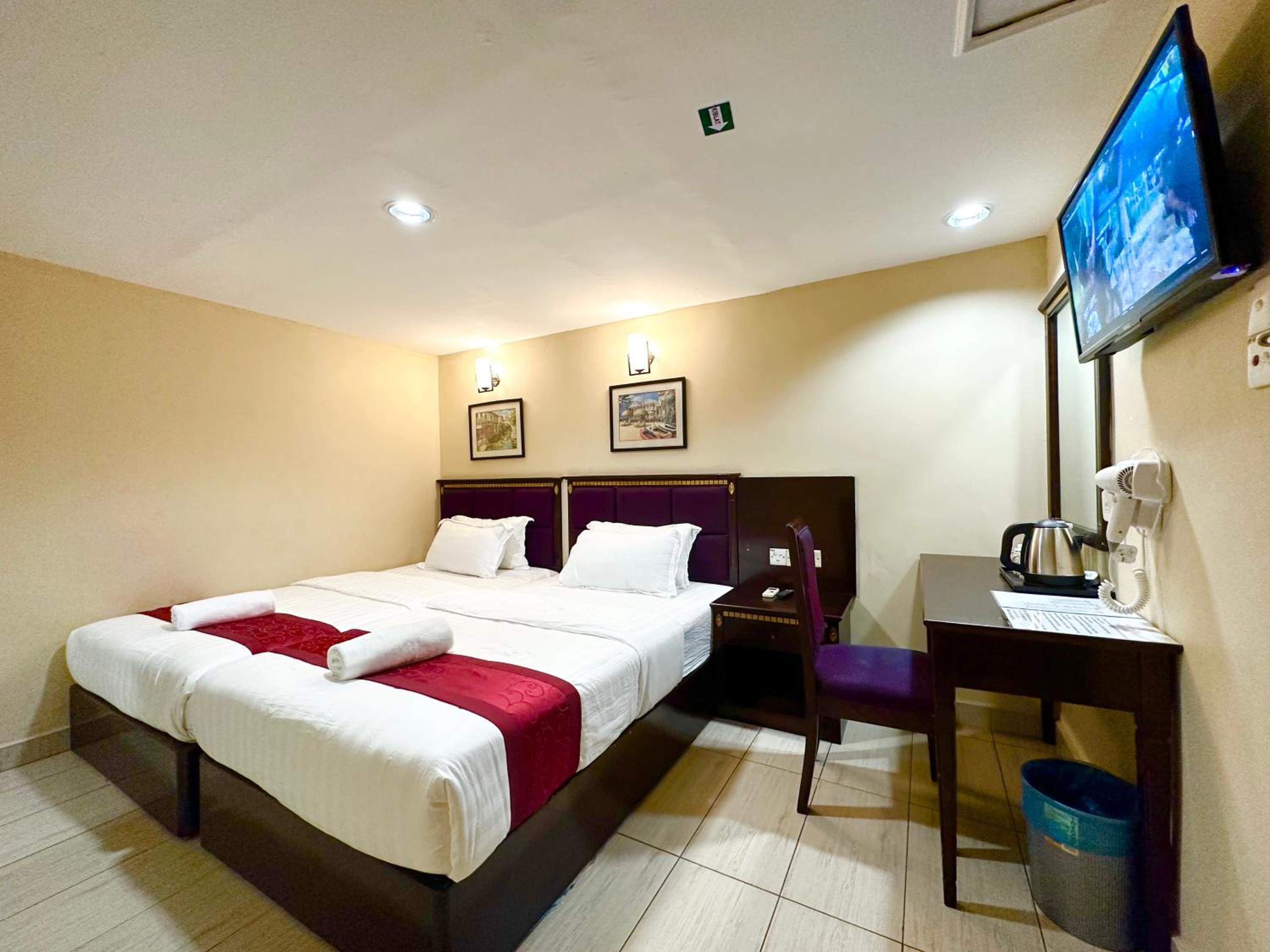 Deluxe Twin Room - Photo 1