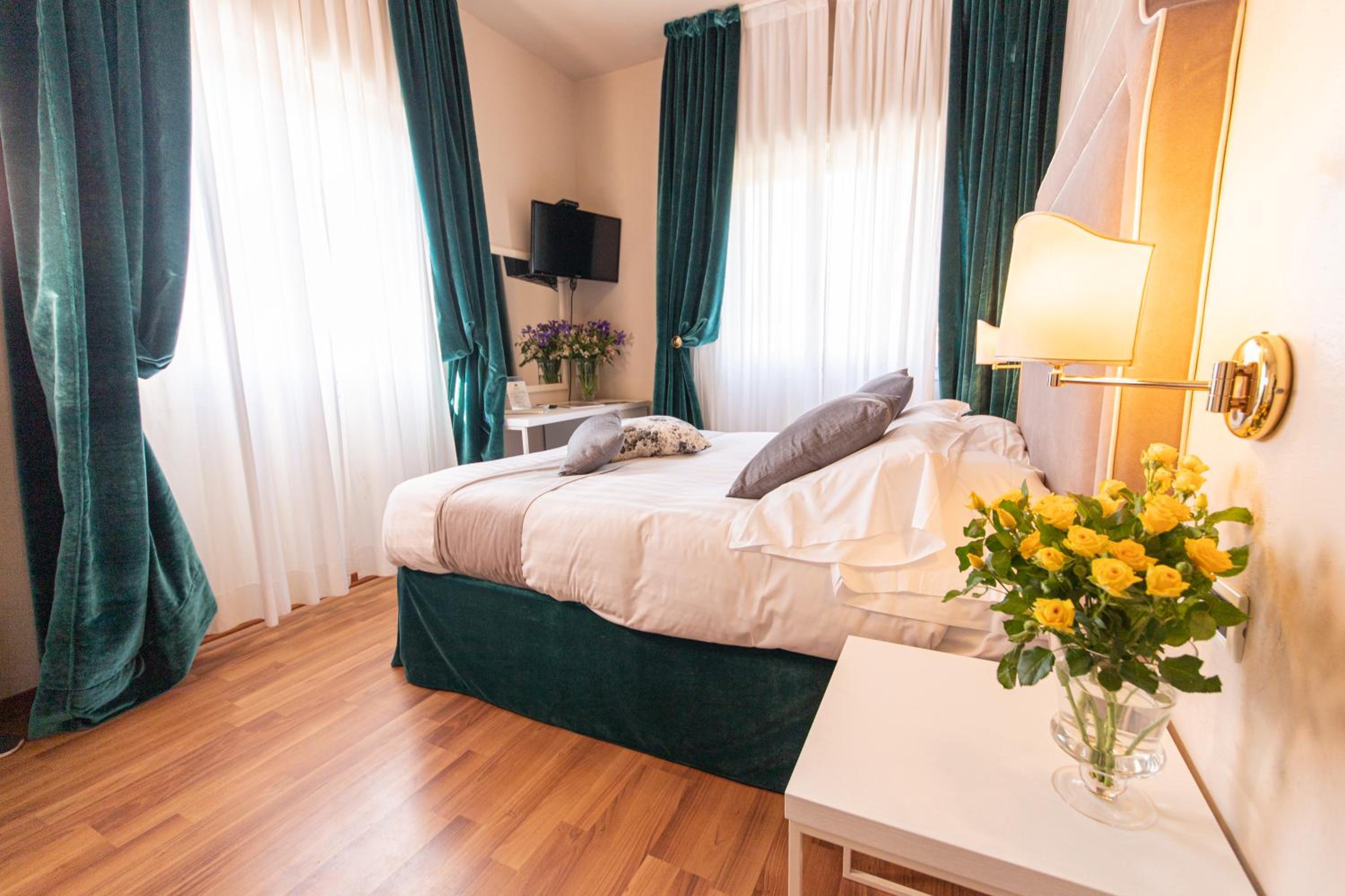 Superior Double Room - Photo 1