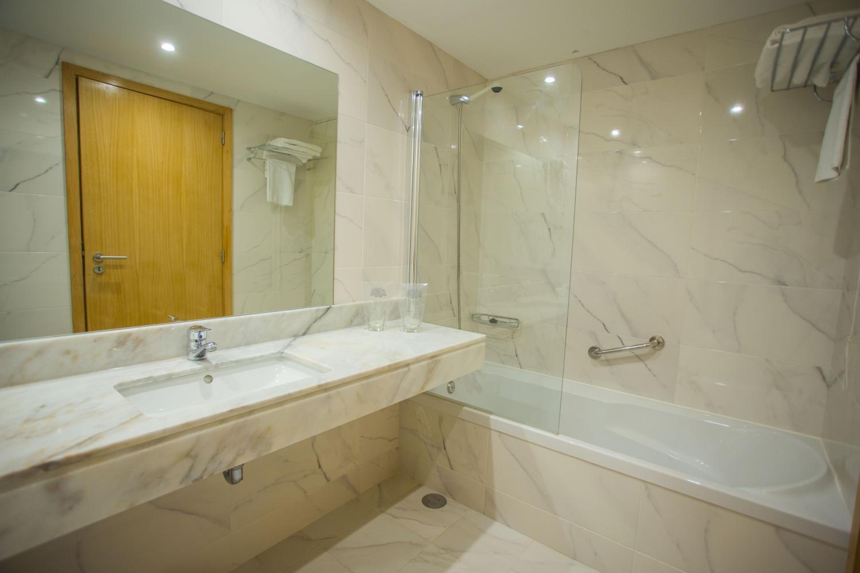 Double Room - Photo 2