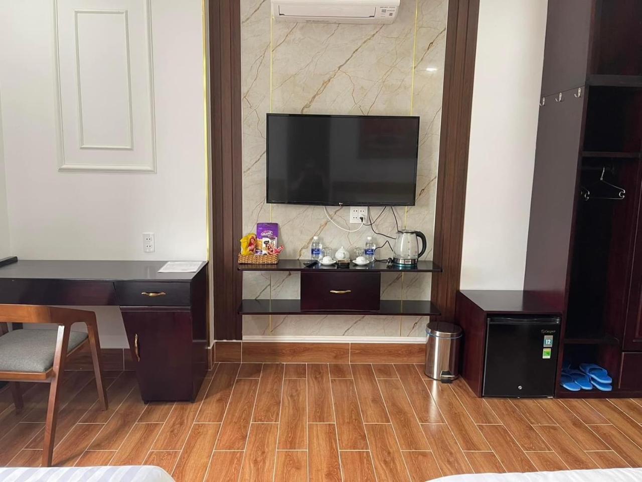 Standard Double Room with Two Double Beds photo 3