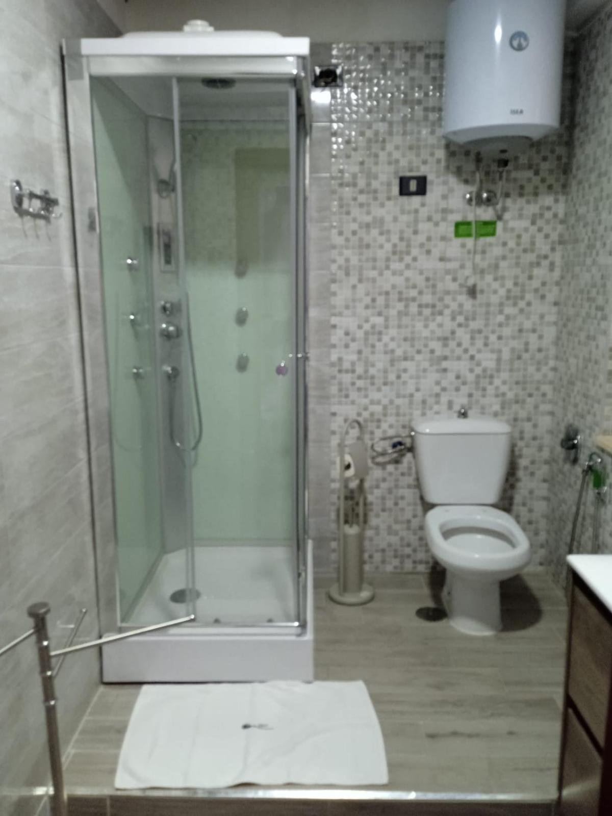 Double Room With Private Bathroom photo 3