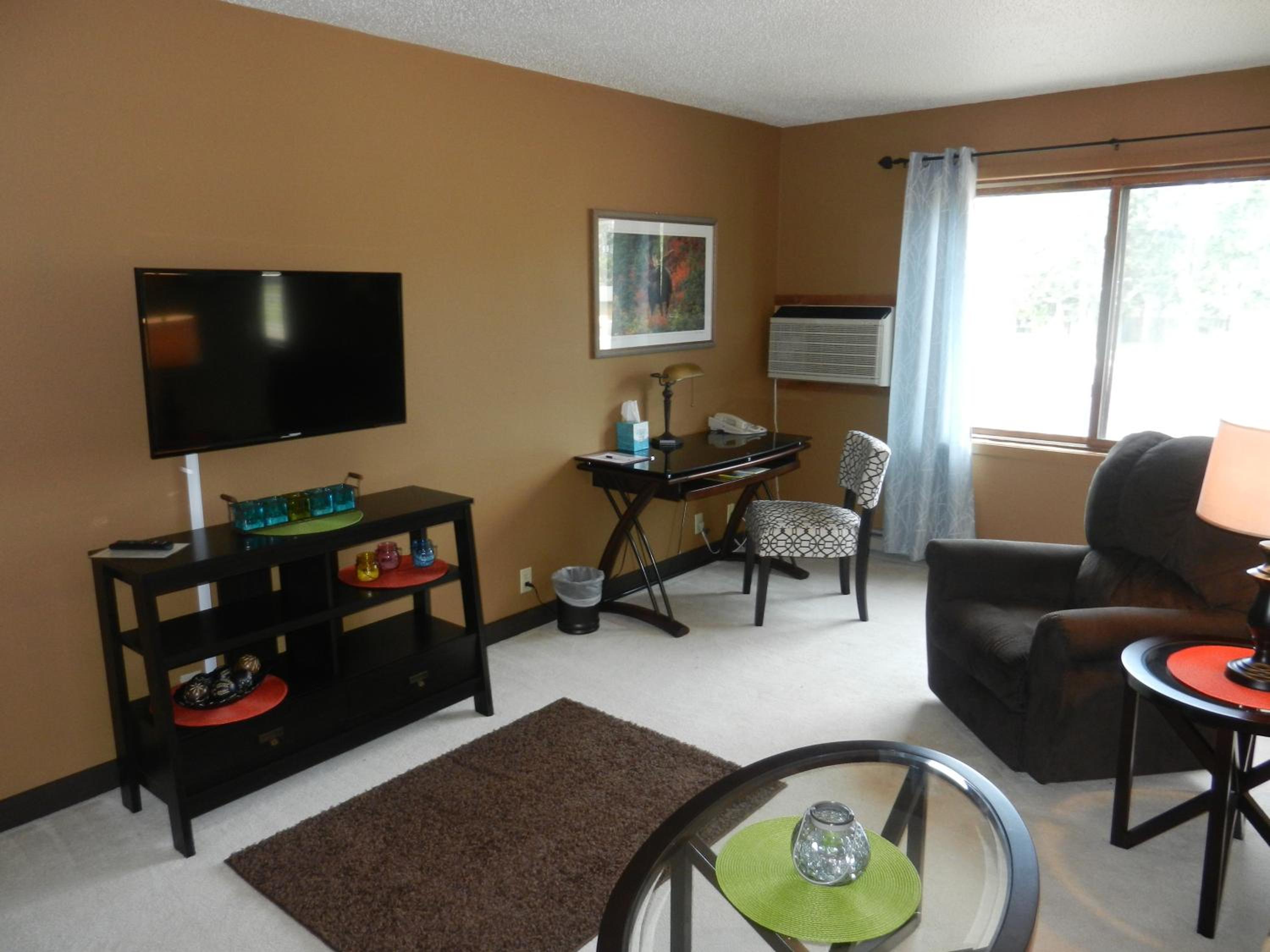 Deluxe Suite with Spa Bath photo 1