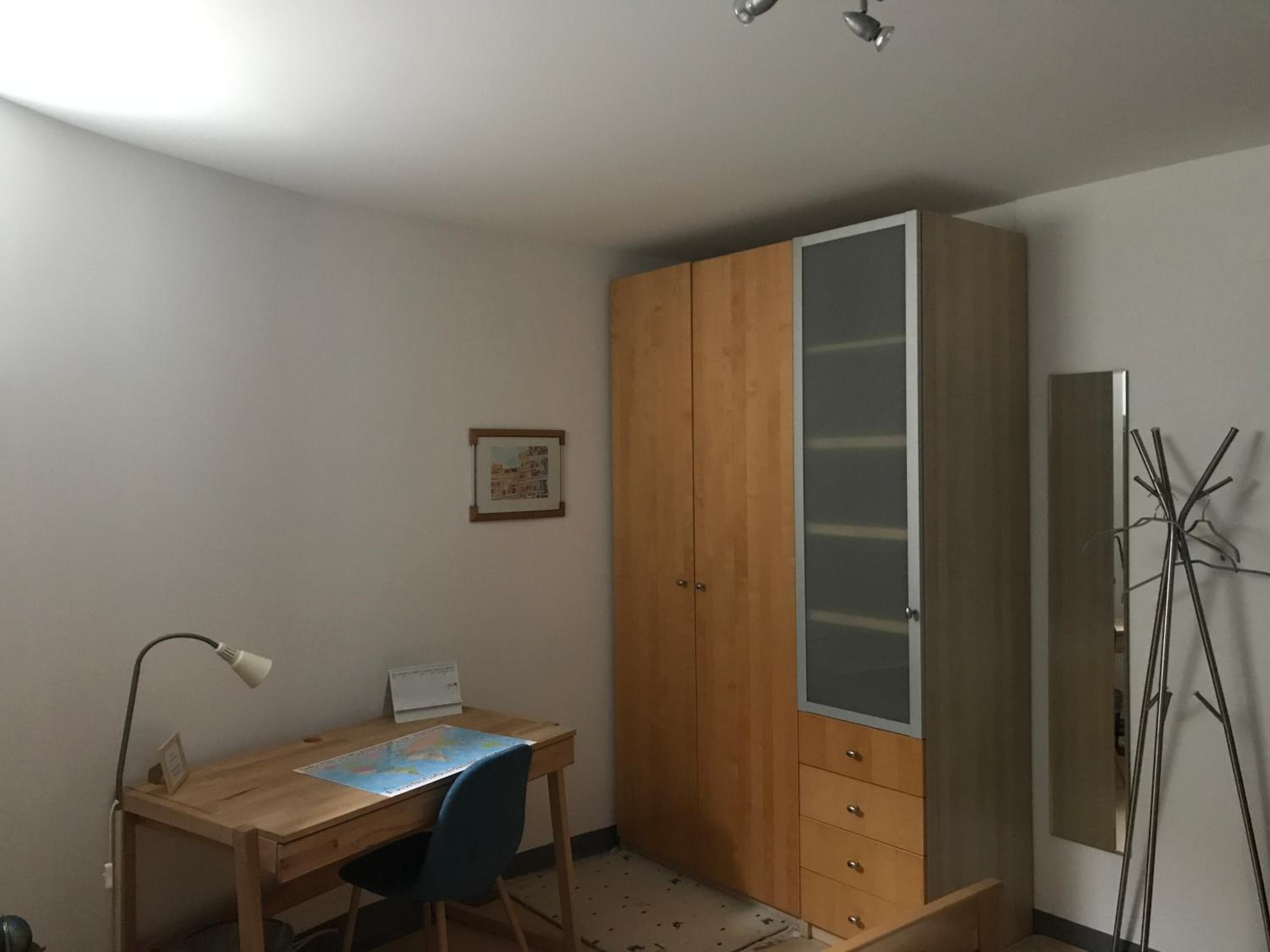 Family Room with Private Bathroom - Photo 27