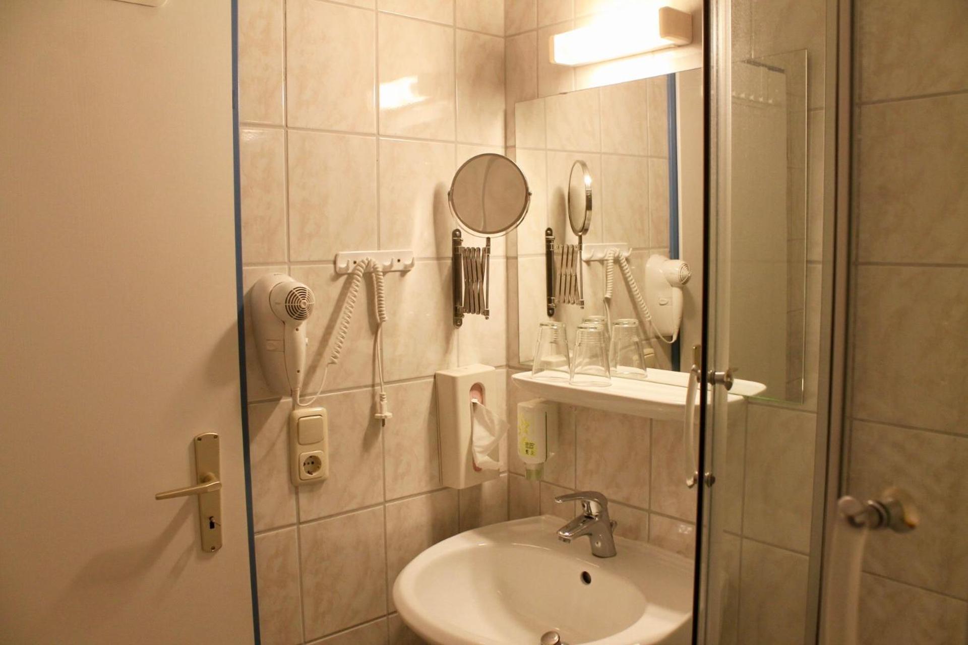 Double Room - Photo 4