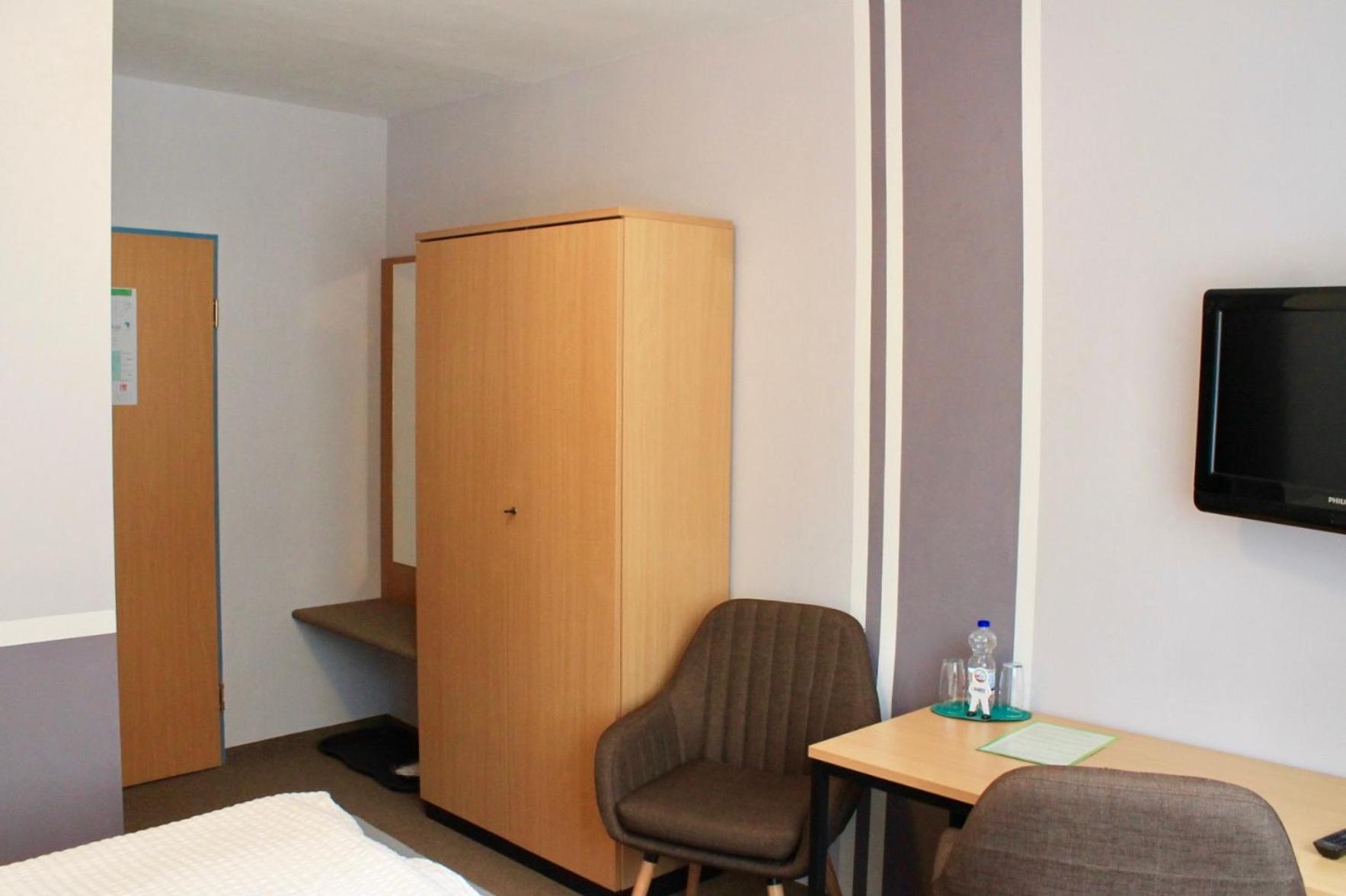 Double Room - Photo 5