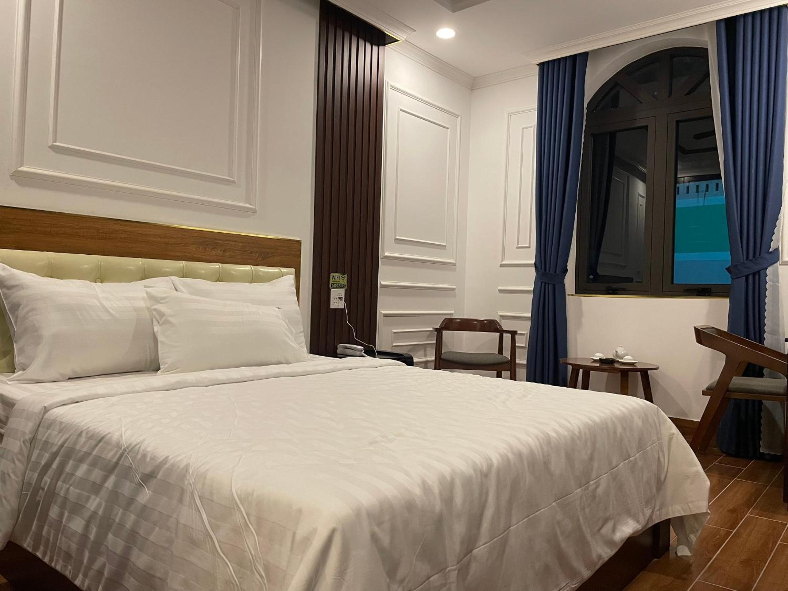 Standard King Room photo 1