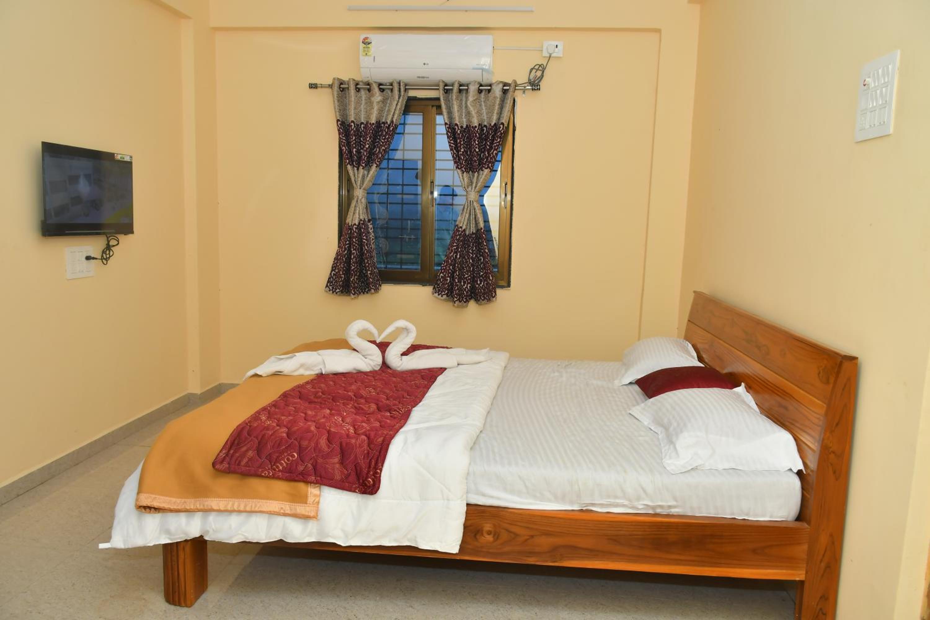 Deluxe Room (2 Adults + 1 Child) photo 3