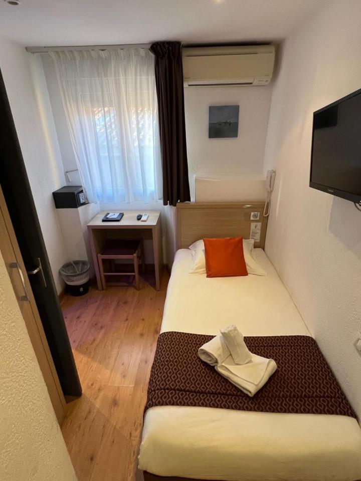 Small Single Room