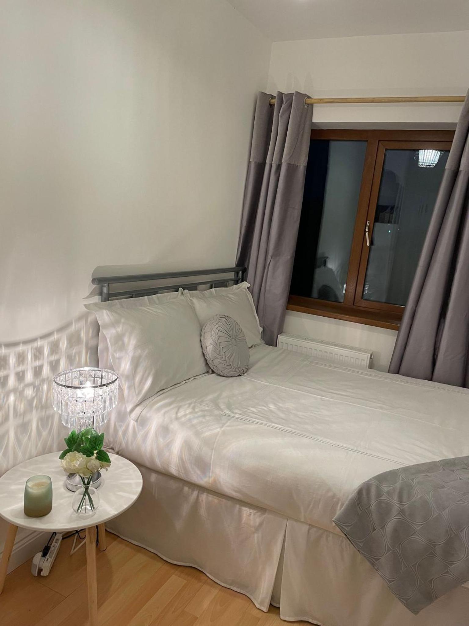 Single Room with Private External Bathroom photo 2