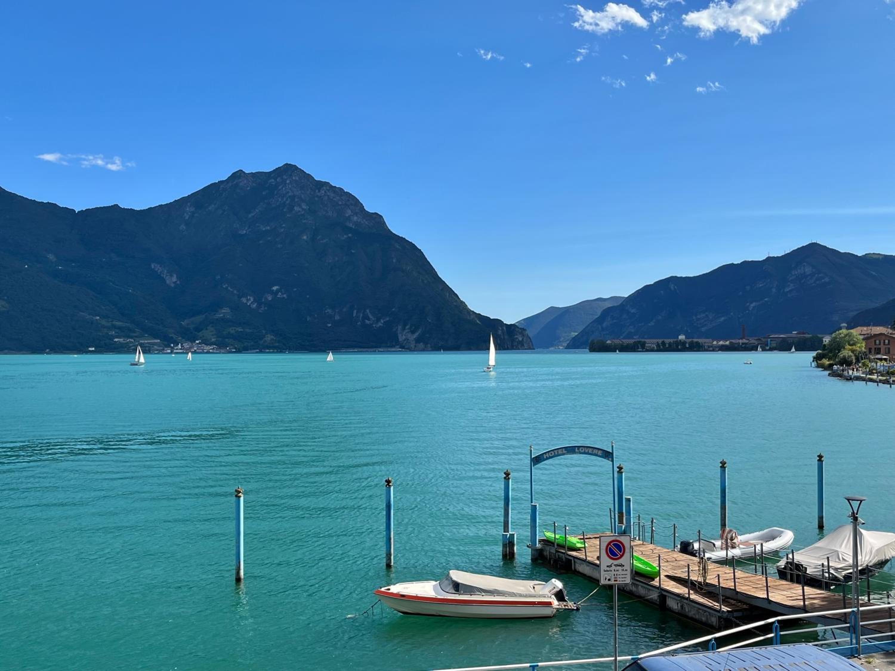 Double Room with Lake View - Photo 8