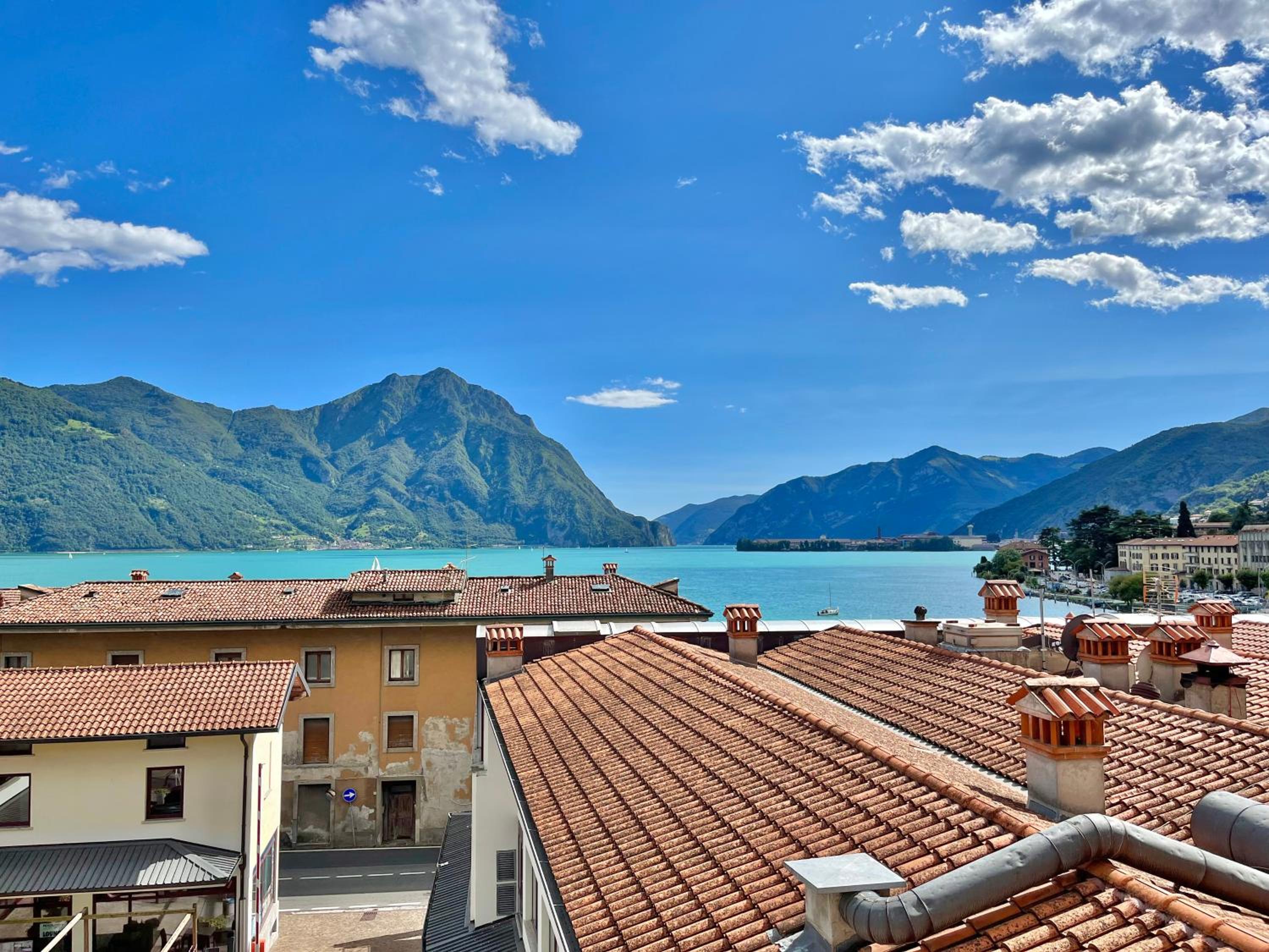 Double or Twin Room with Lake View - Photo 14