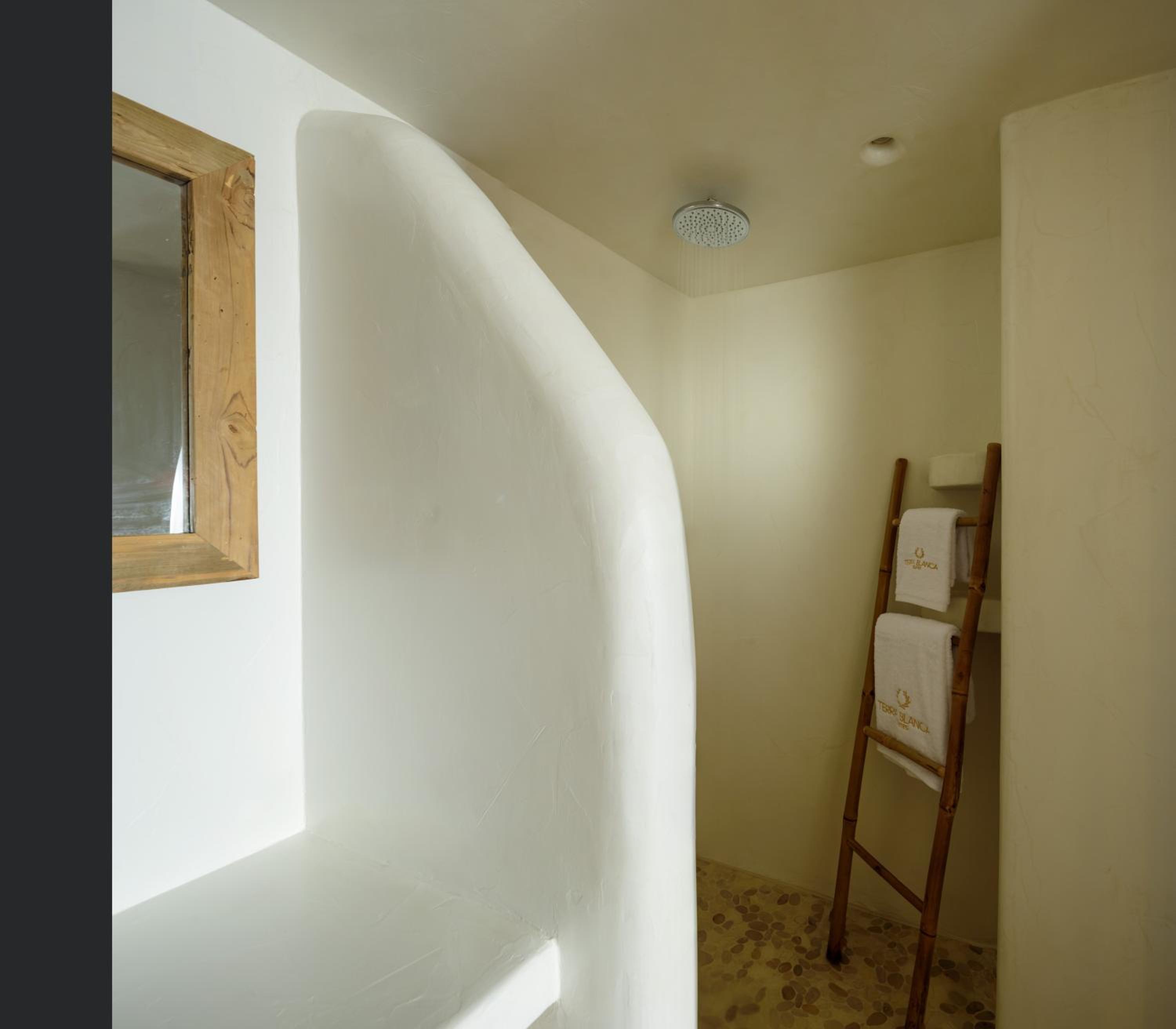 Double Room - Photo 8