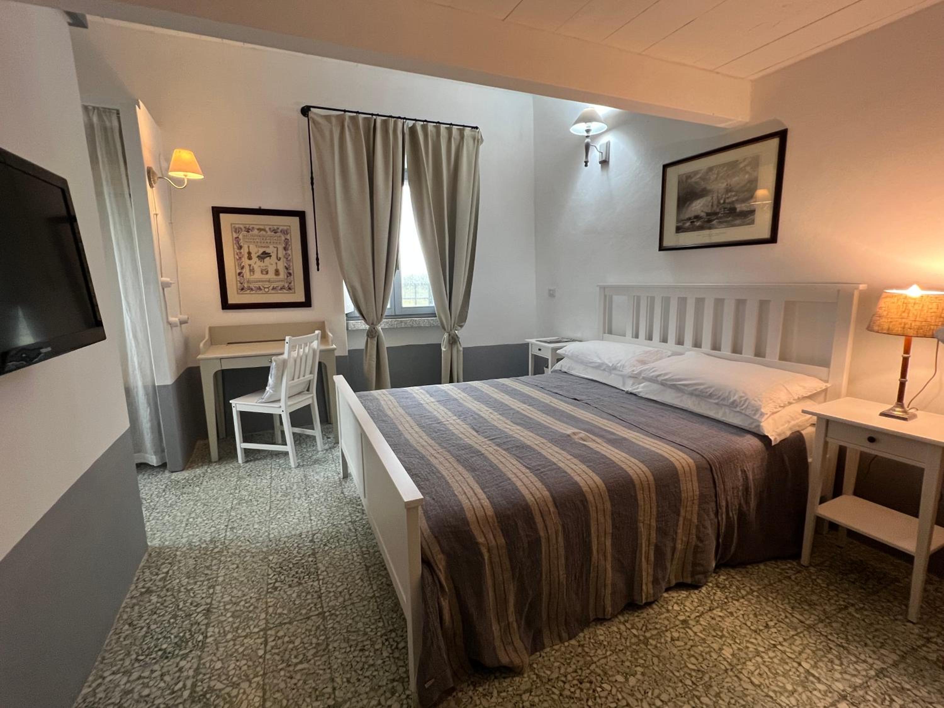Double Room with Private Bathroom photo 1