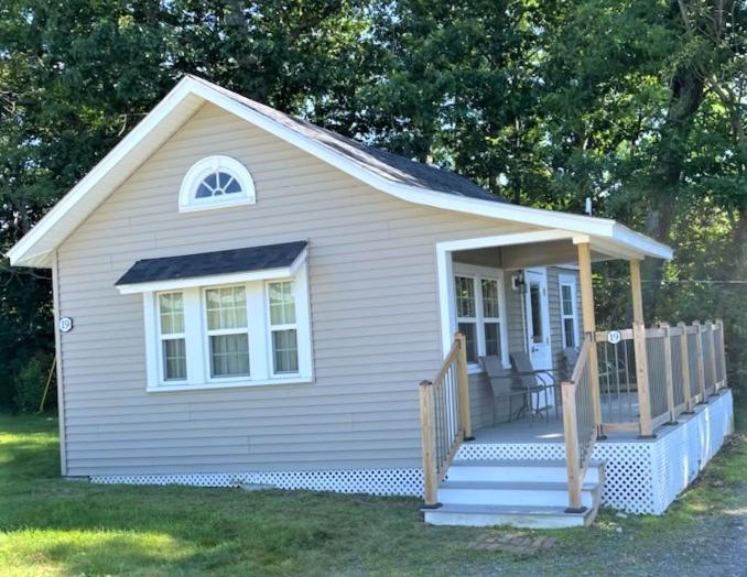 Superior Double Queen Cottage with Kitchenette and Sea View - Photo 2