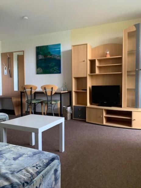 Suite - Photo 1
