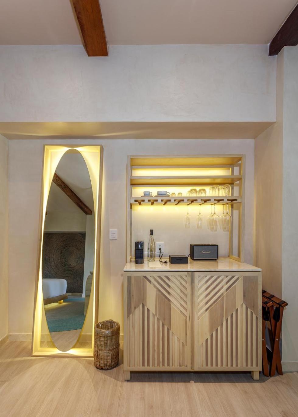 Deluxe Suite - Photo 18