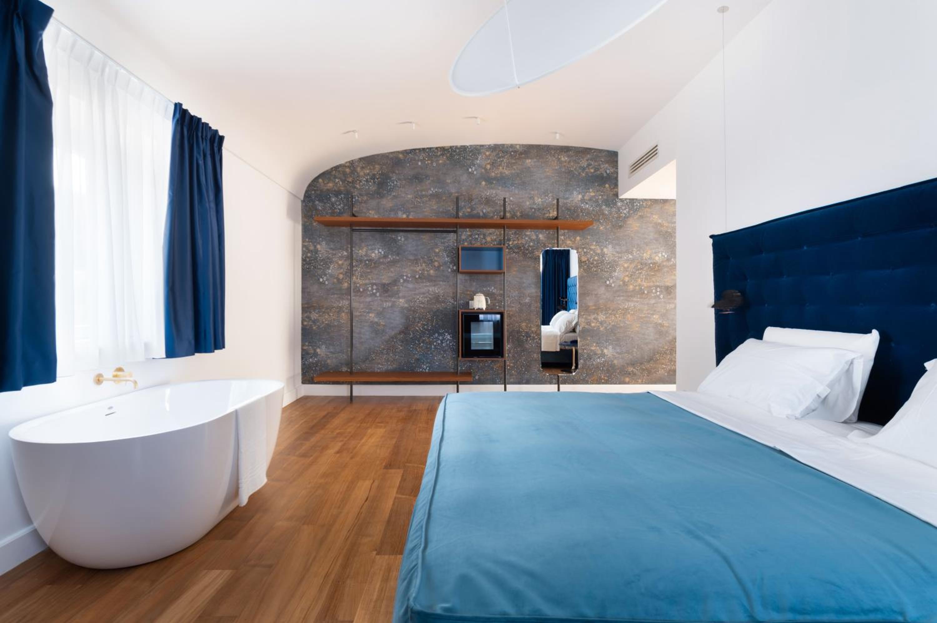 Deluxe Double Room with Bath