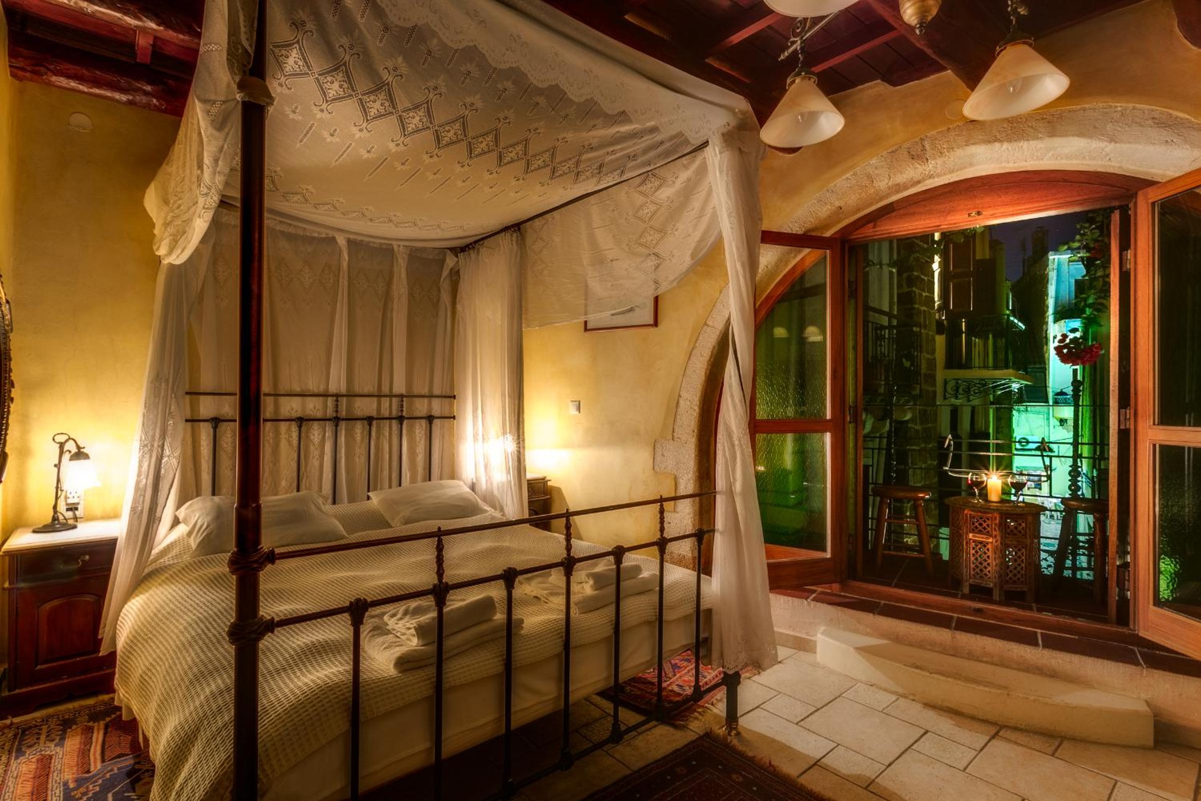 Deluxe Suite with Spa Bath