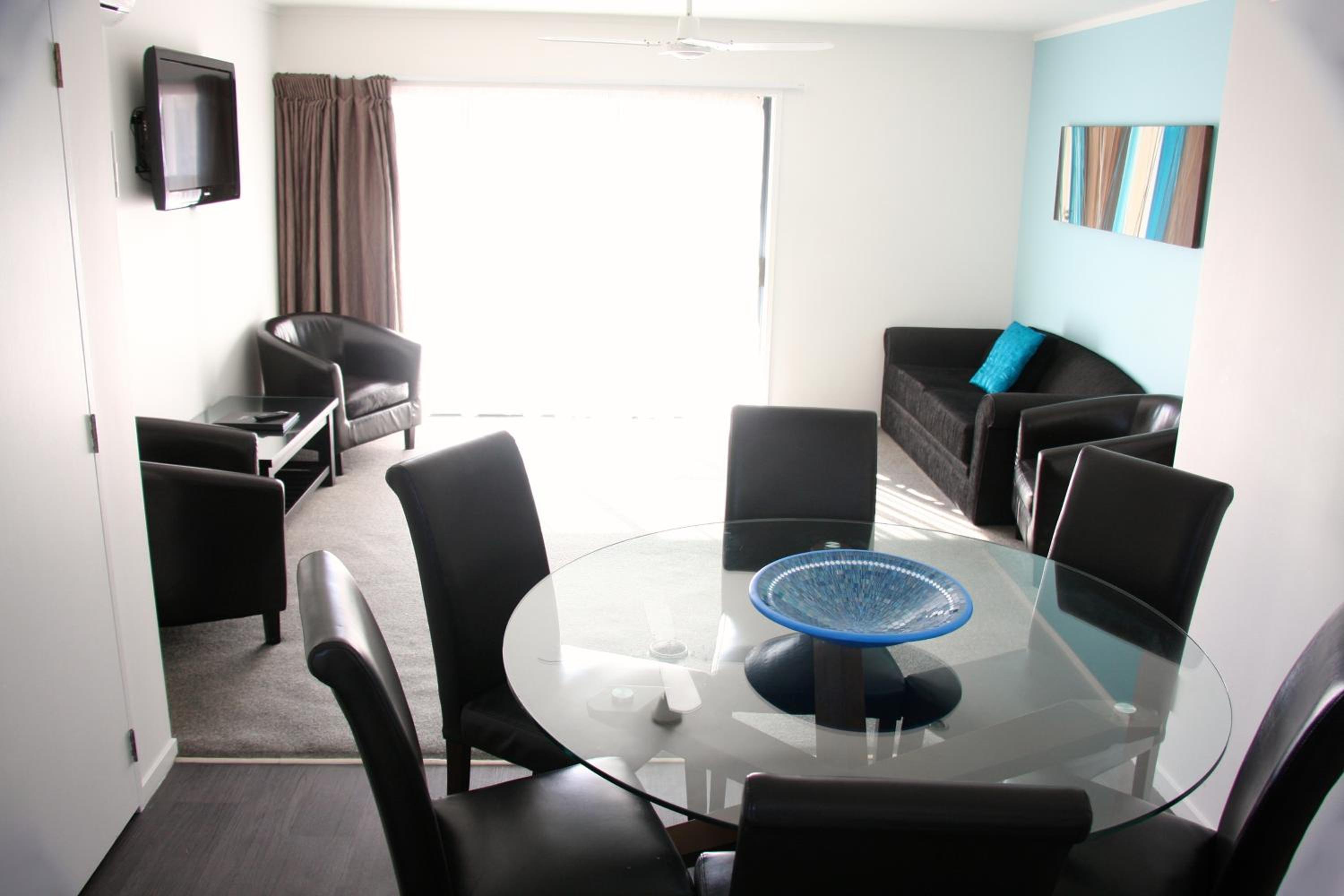Three-Bedroom Apartment photo 1