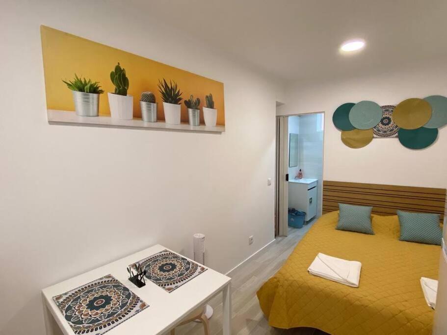 One-Bedroom Apartment photo 1