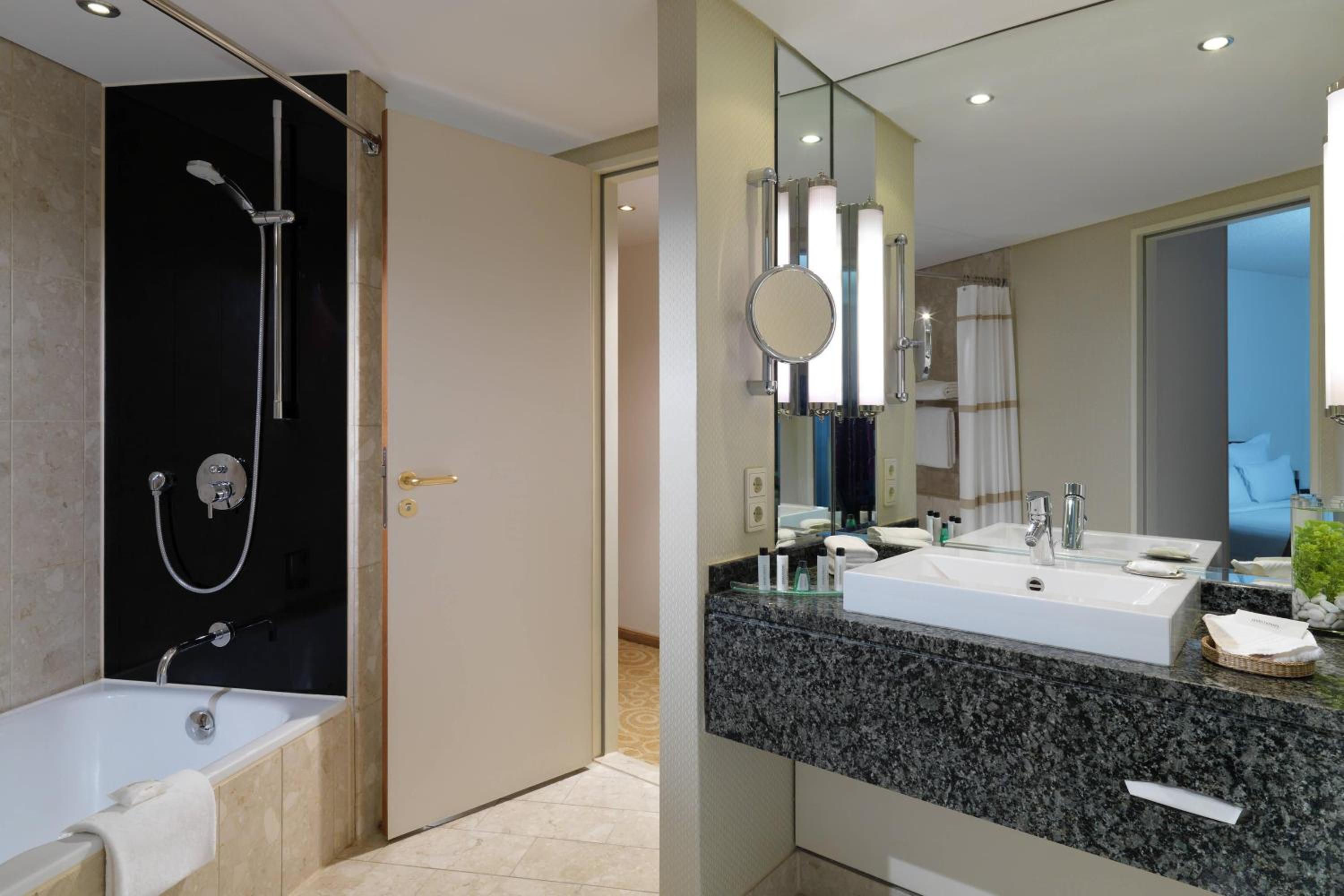 Studio Suite, Executive lounge access, Larger Studio, Sofa bed