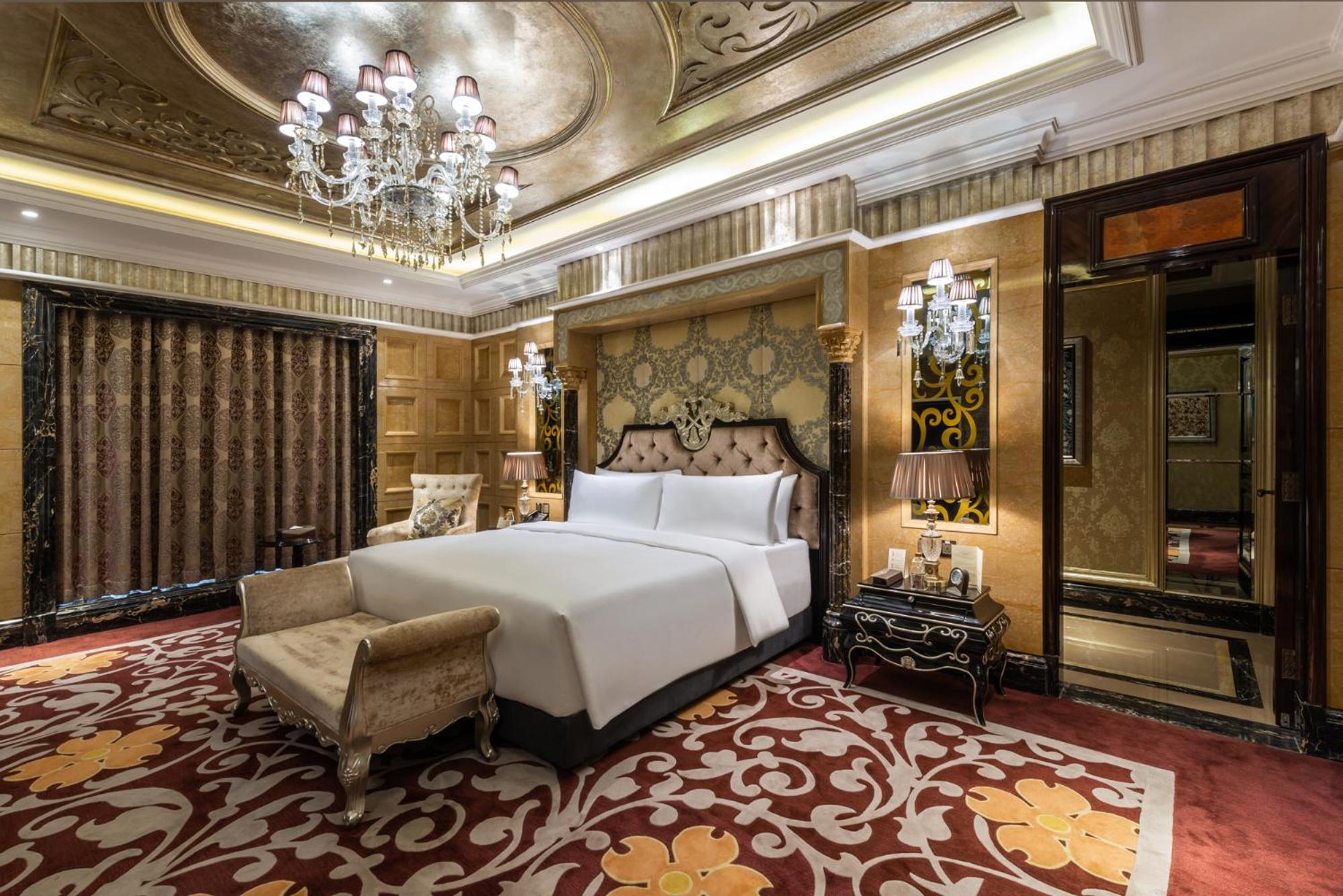 King Suite - Photo 3
