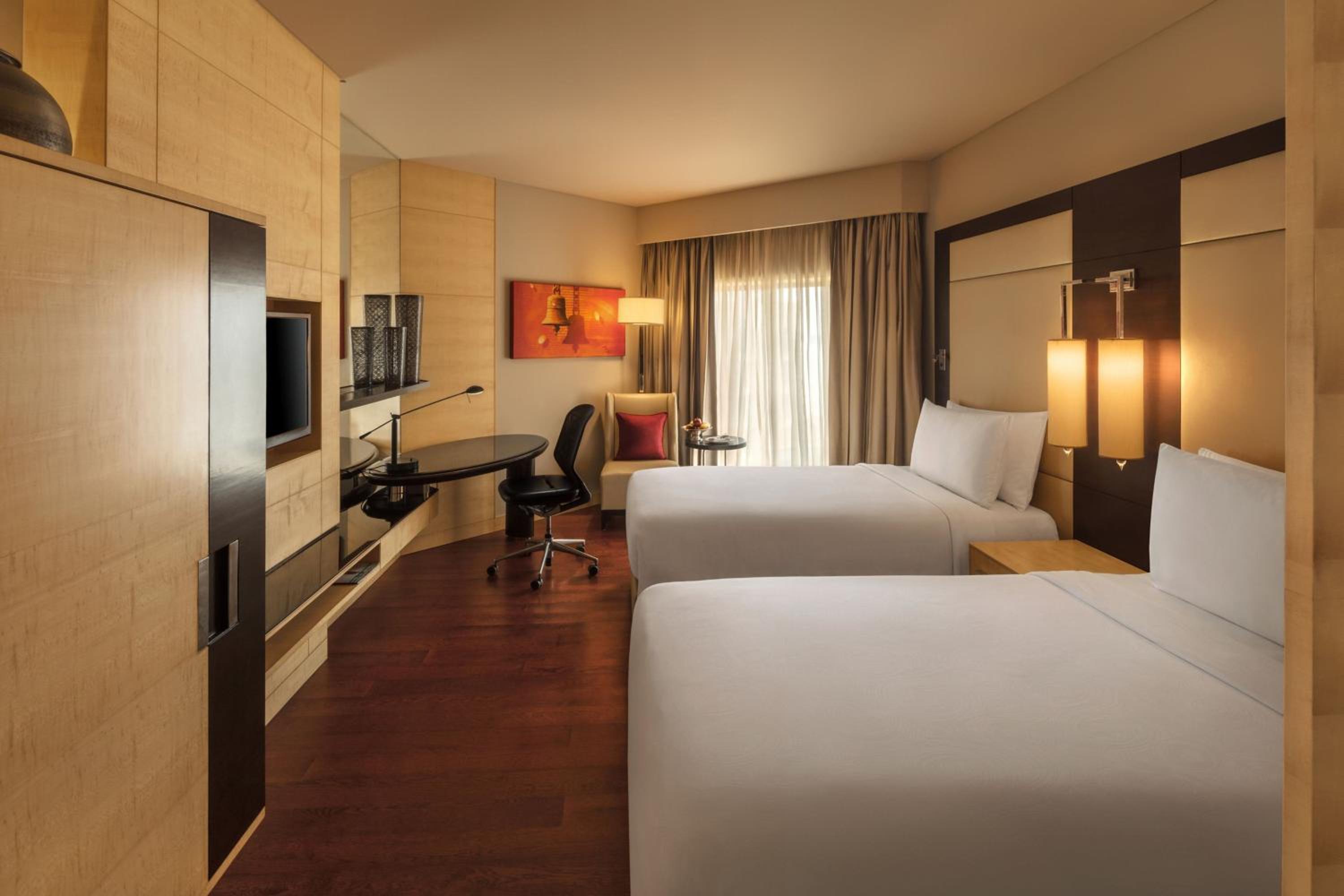 	 Executive Lounge Access, Guest room, 2 Twins - Photo 4