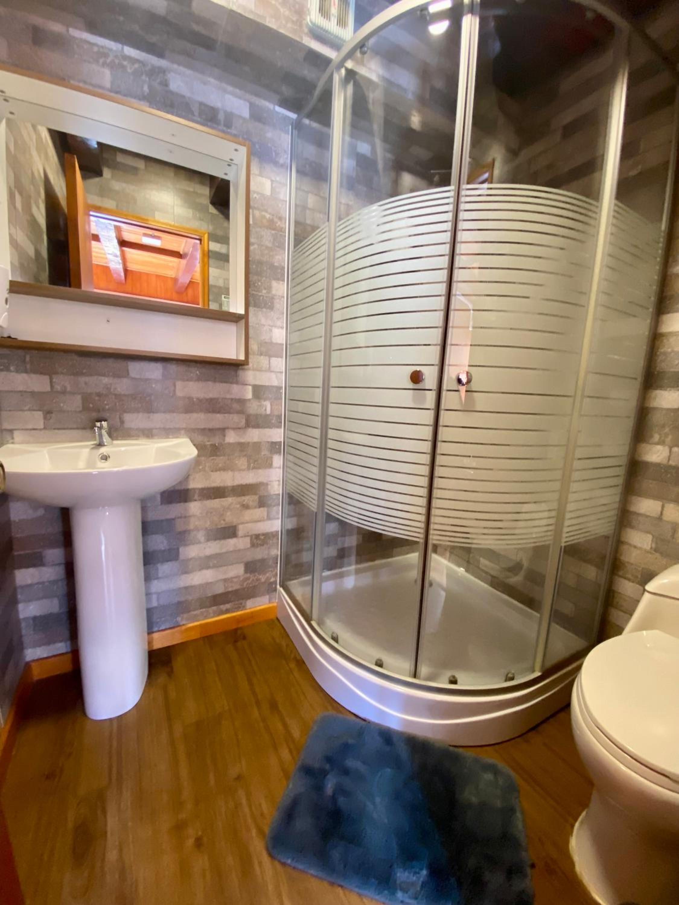 Double or Twin Room with Private Bathroom photo 2