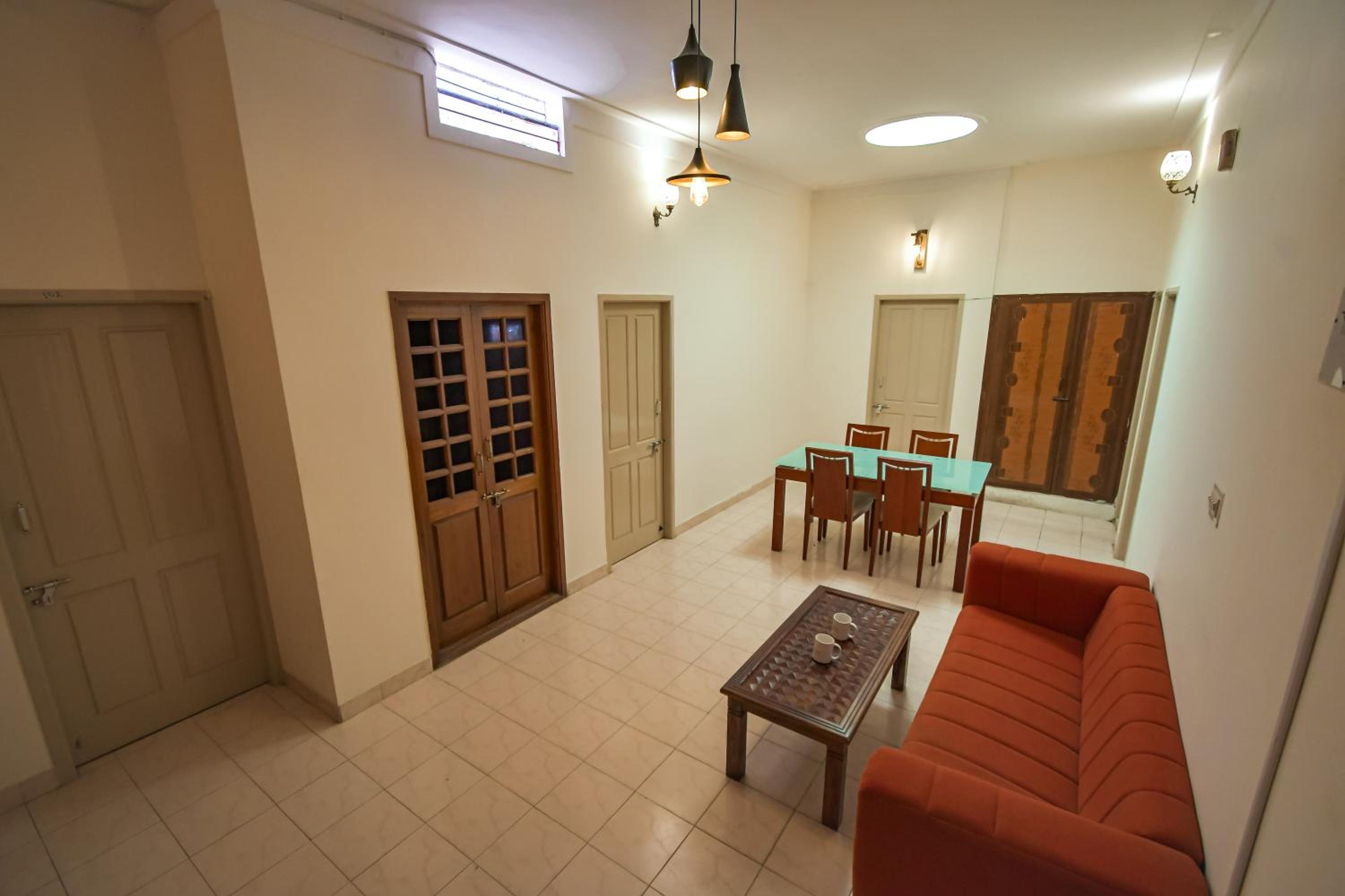 Double Room with Private Bathroom - Photo 6