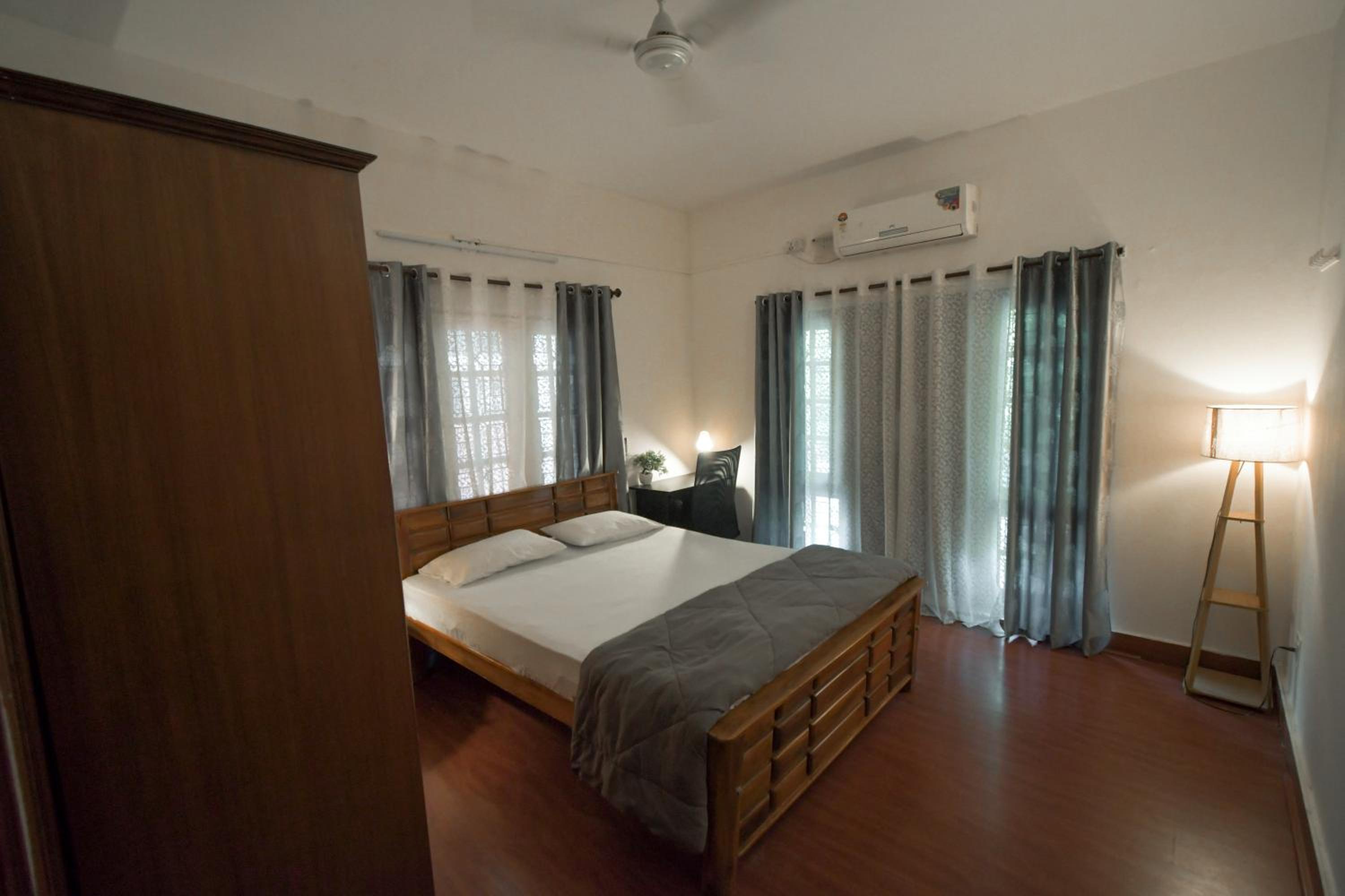 Double Room with Lake View - Photo 27