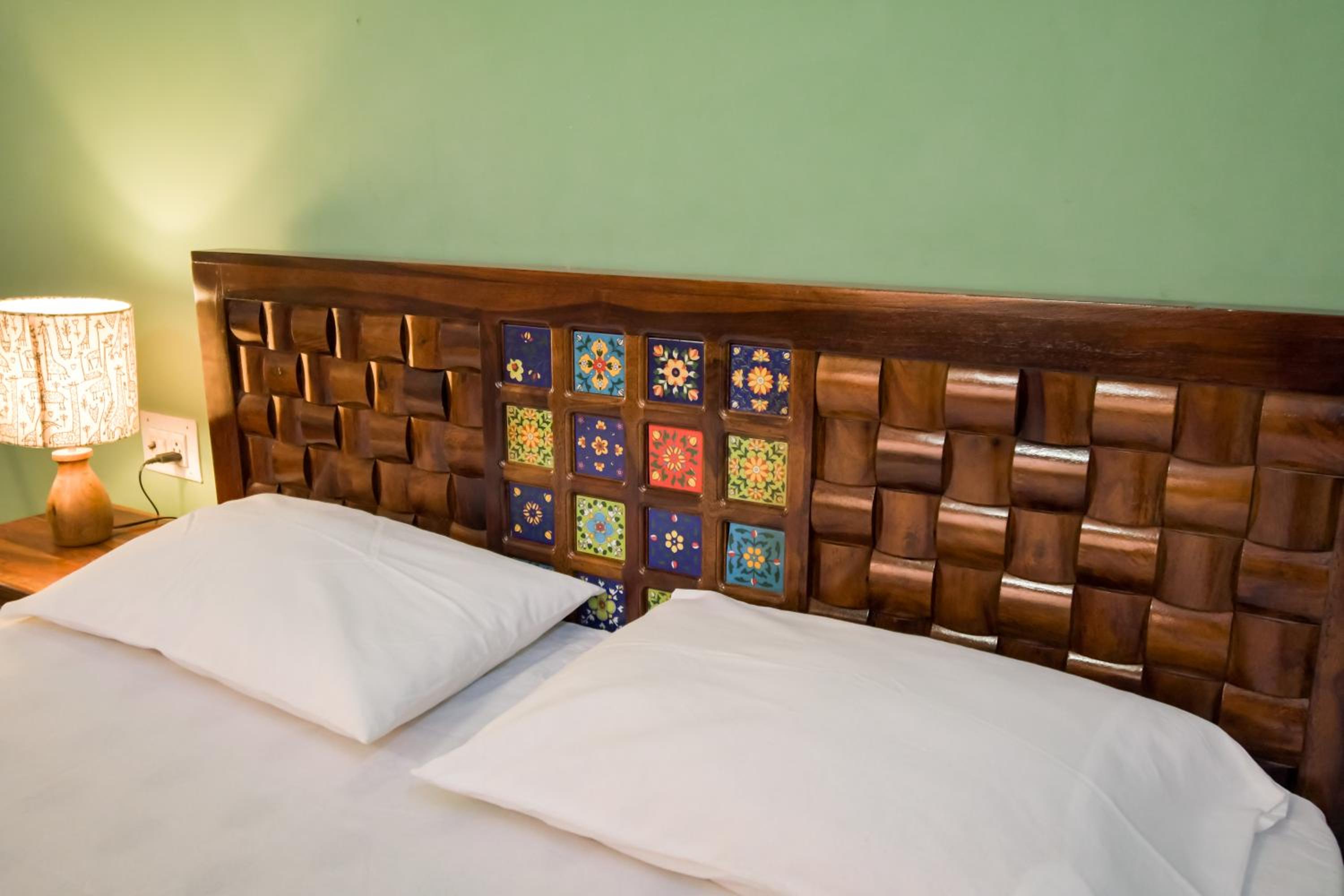Double Room with Private Bathroom - Photo 18