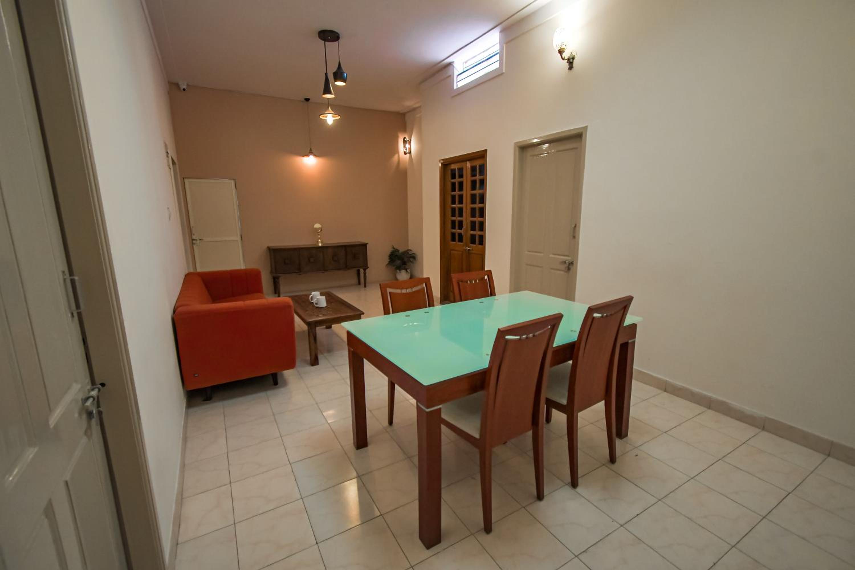 Double Room with Private Bathroom - Photo 4