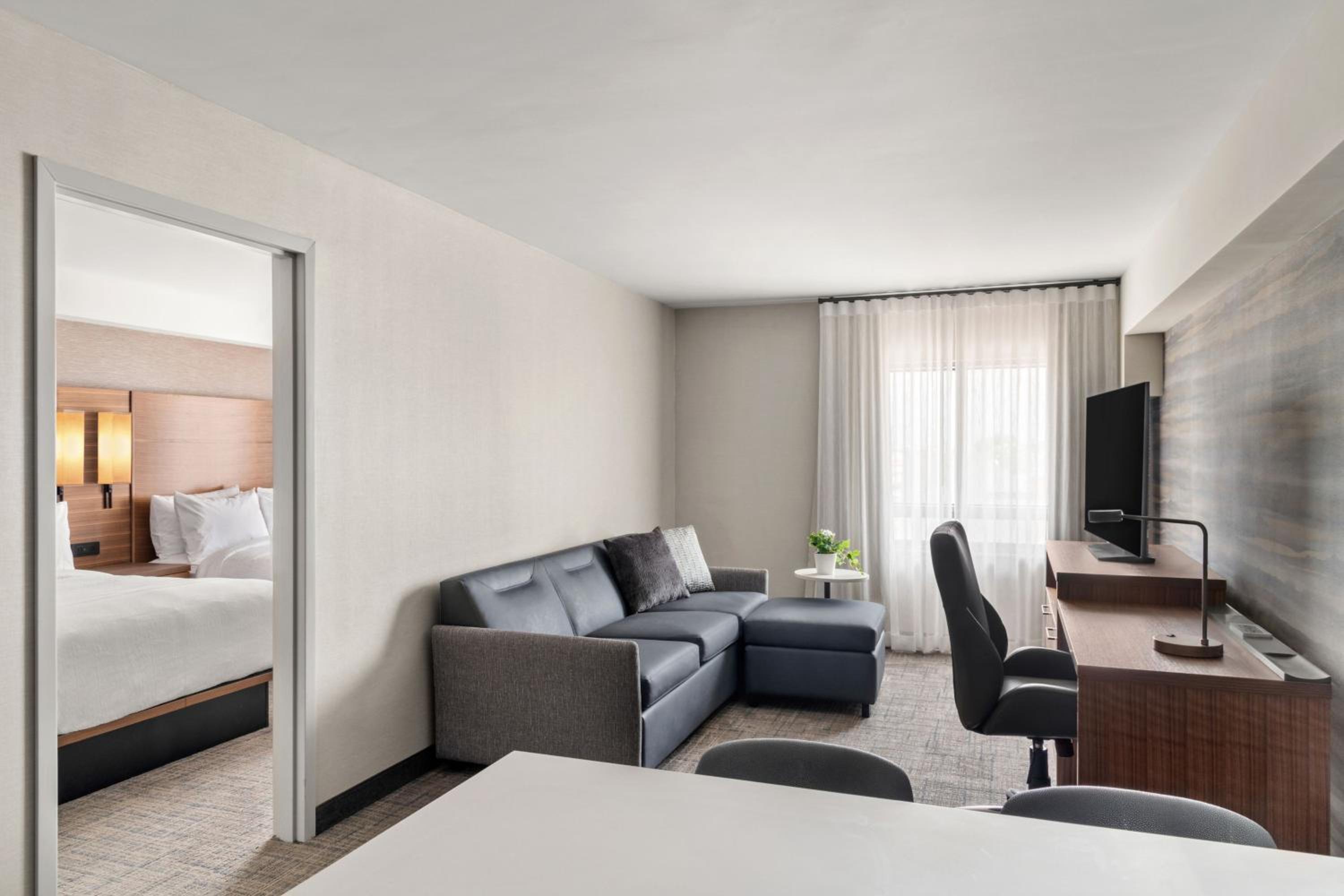 One-Bedroom Suite with Two Queen Beds and Sofa Bed - Photo 1