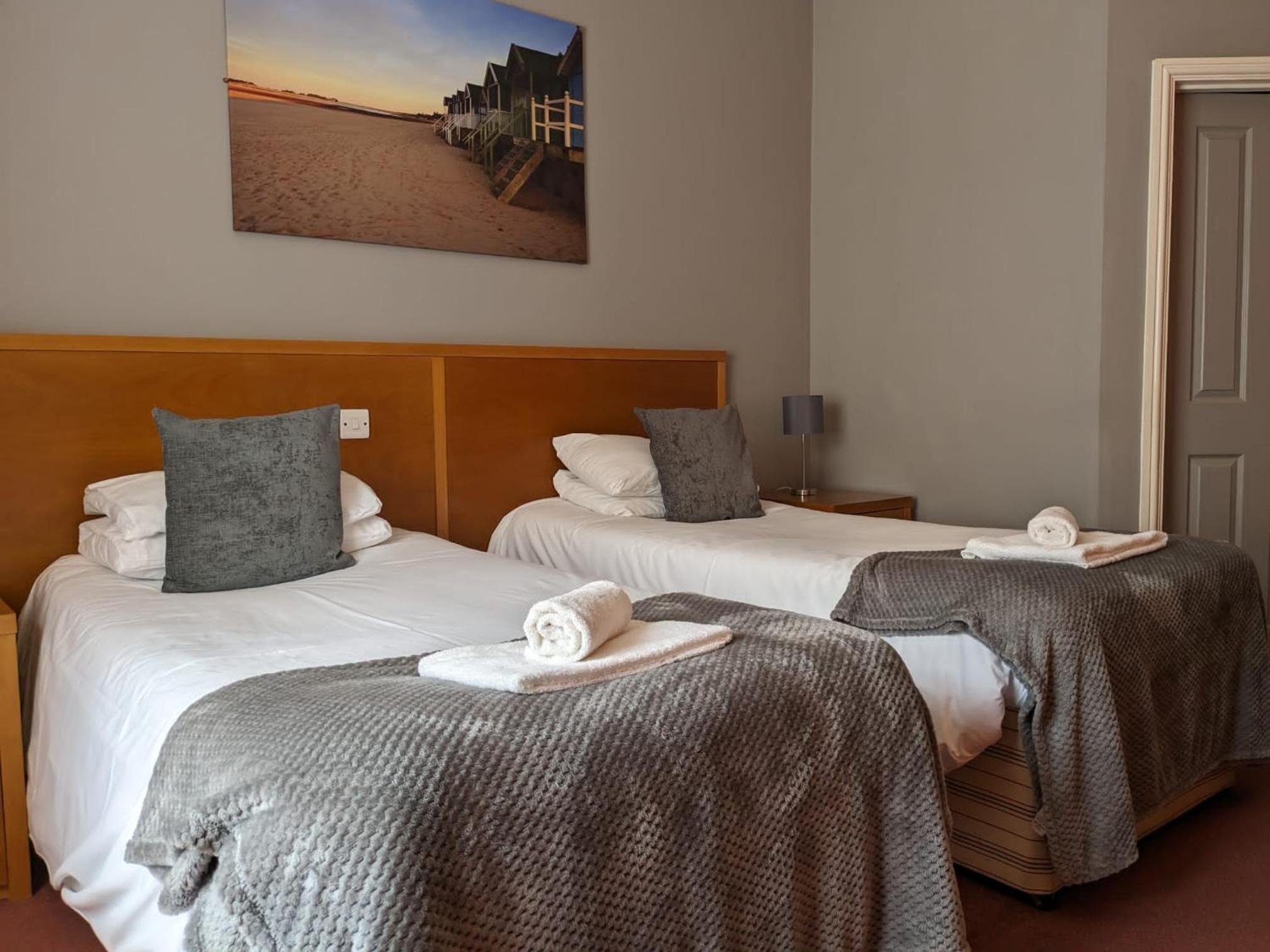 Double or Twin Room - Photo 14