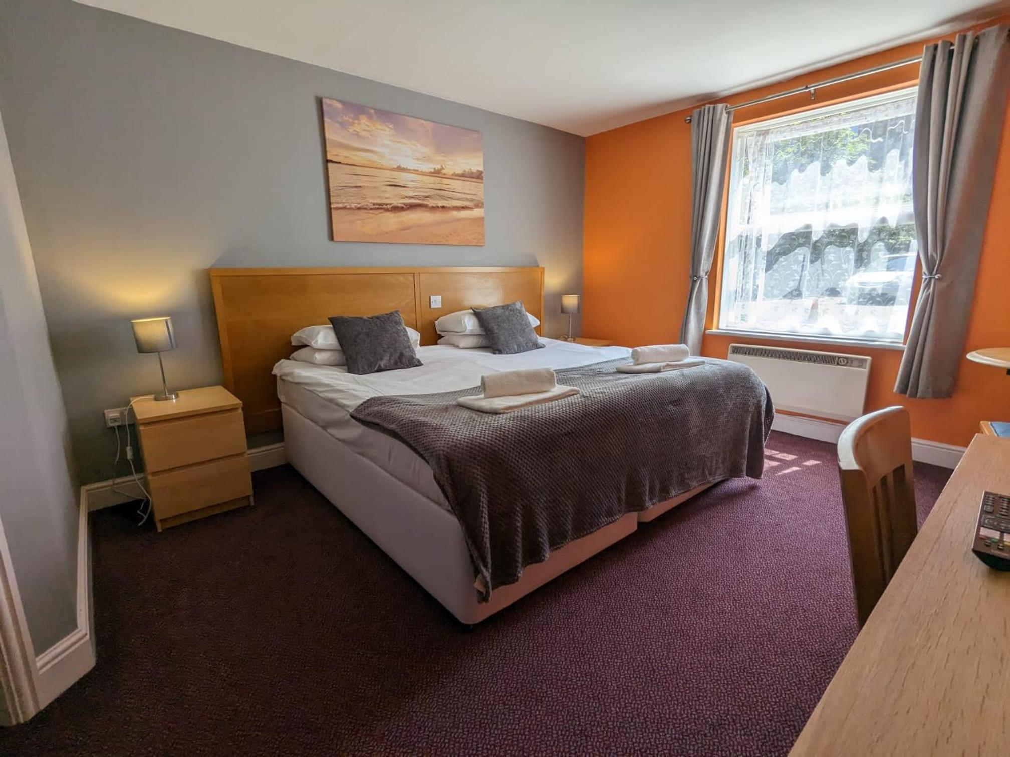 Double or Twin Room - Photo 16