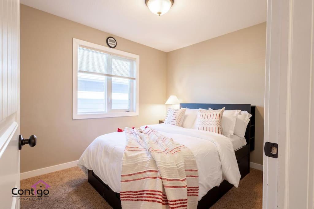Four-Bedroom House photo 2