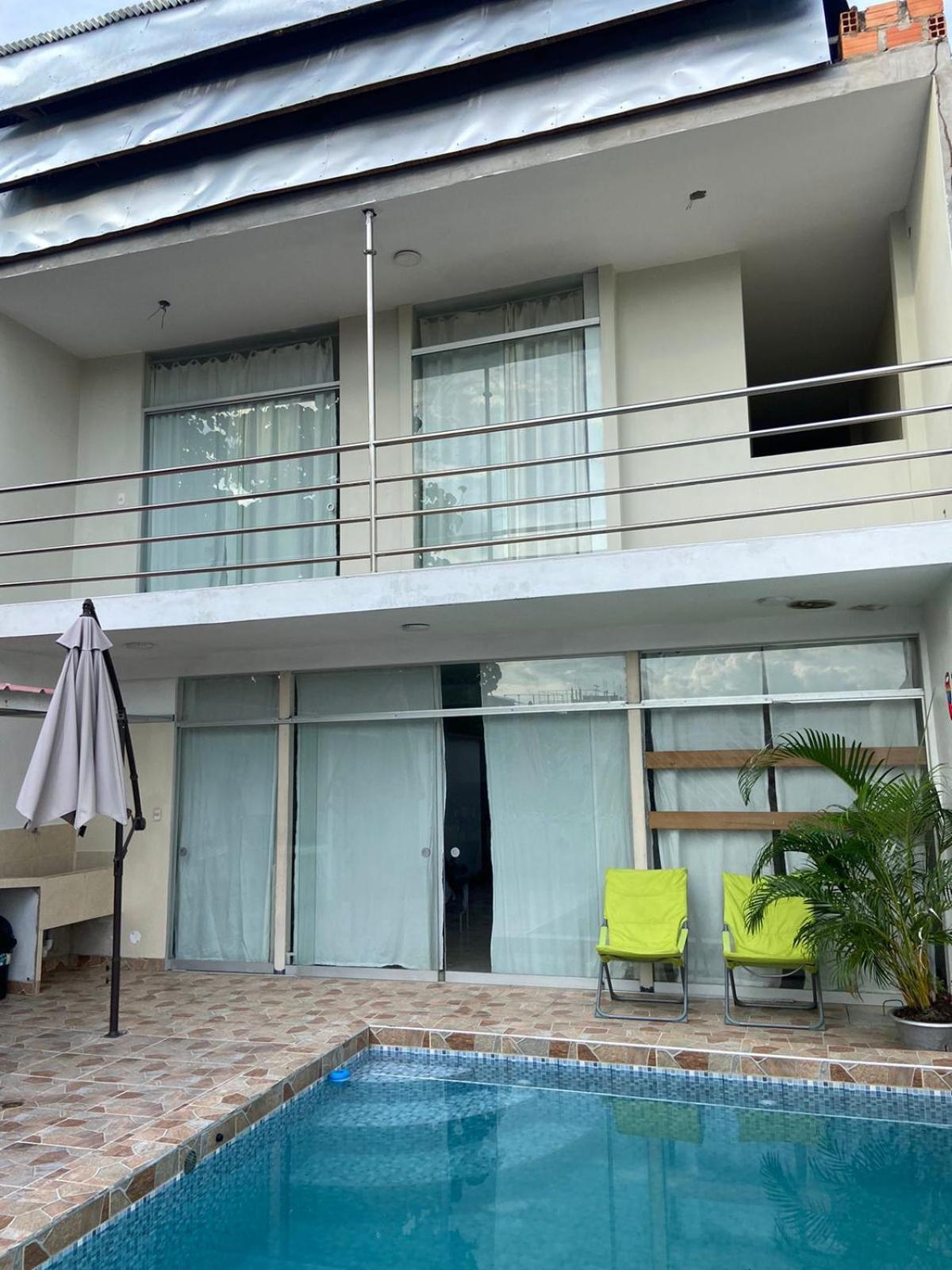 Three-Bedroom House photo 2