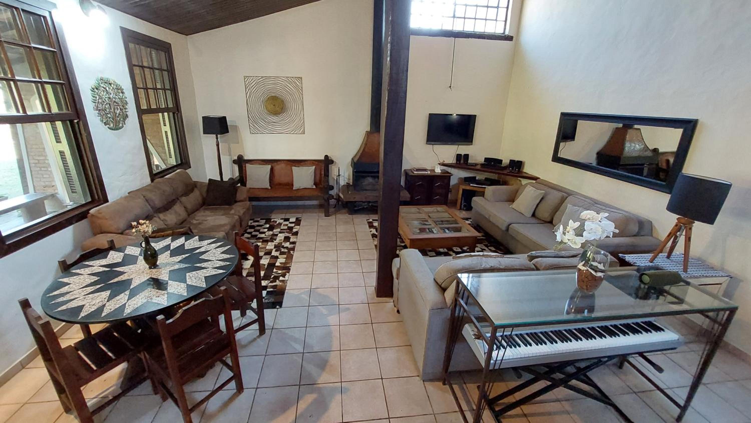 Four-Bedroom House photo 1