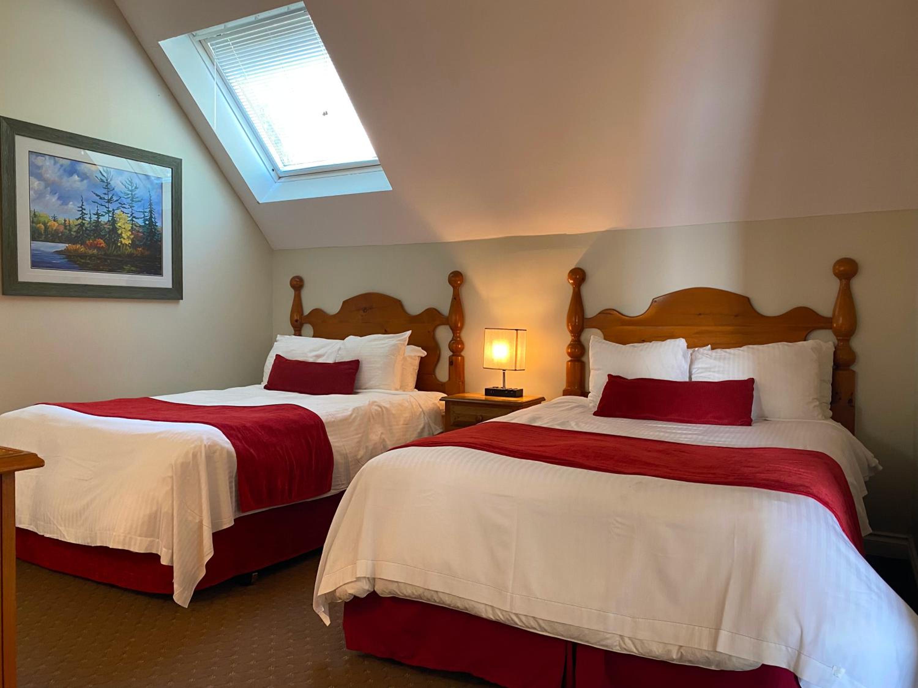 Premium Two-Bedroom Suite - Photo 11