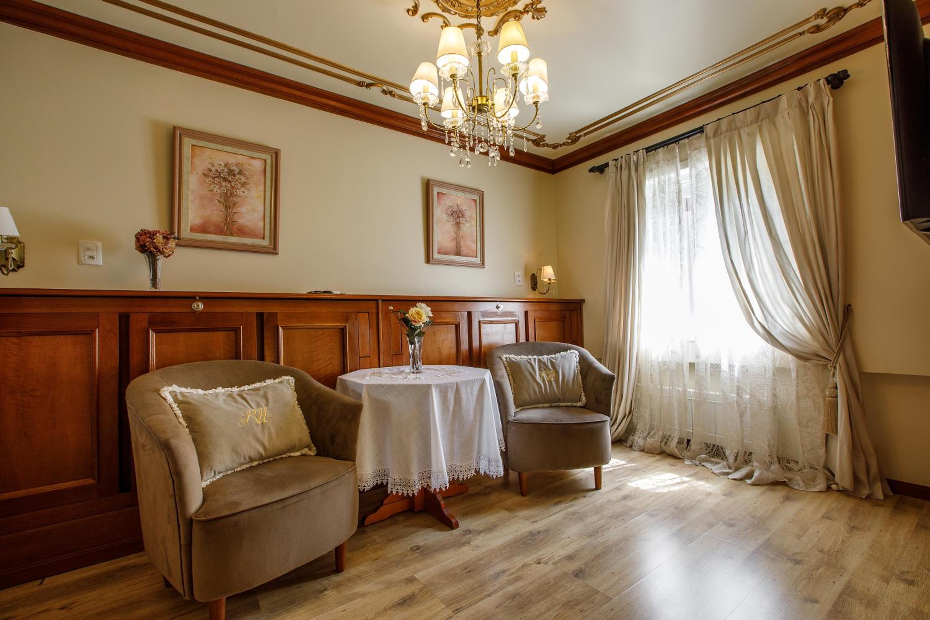 Deluxe Suite with Hidro thumbnail 6