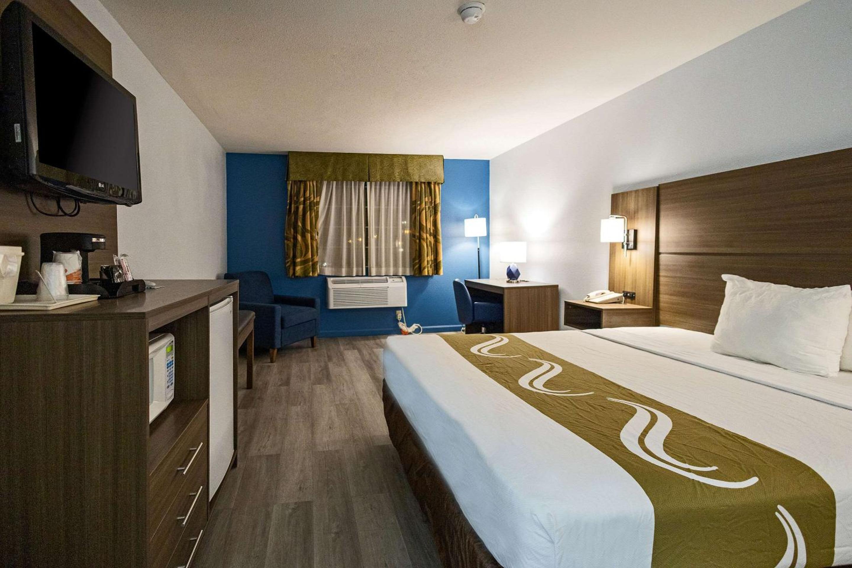 King Room - Disability Access/Non-Smoking - Photo 1