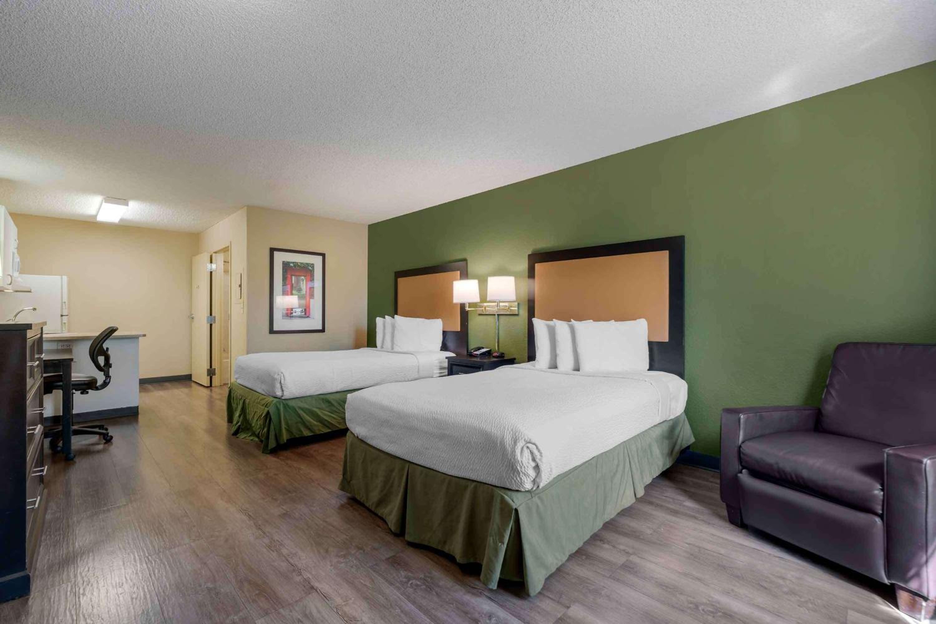 Studio with 2 Double Beds - Non-Smoking - Photo 1