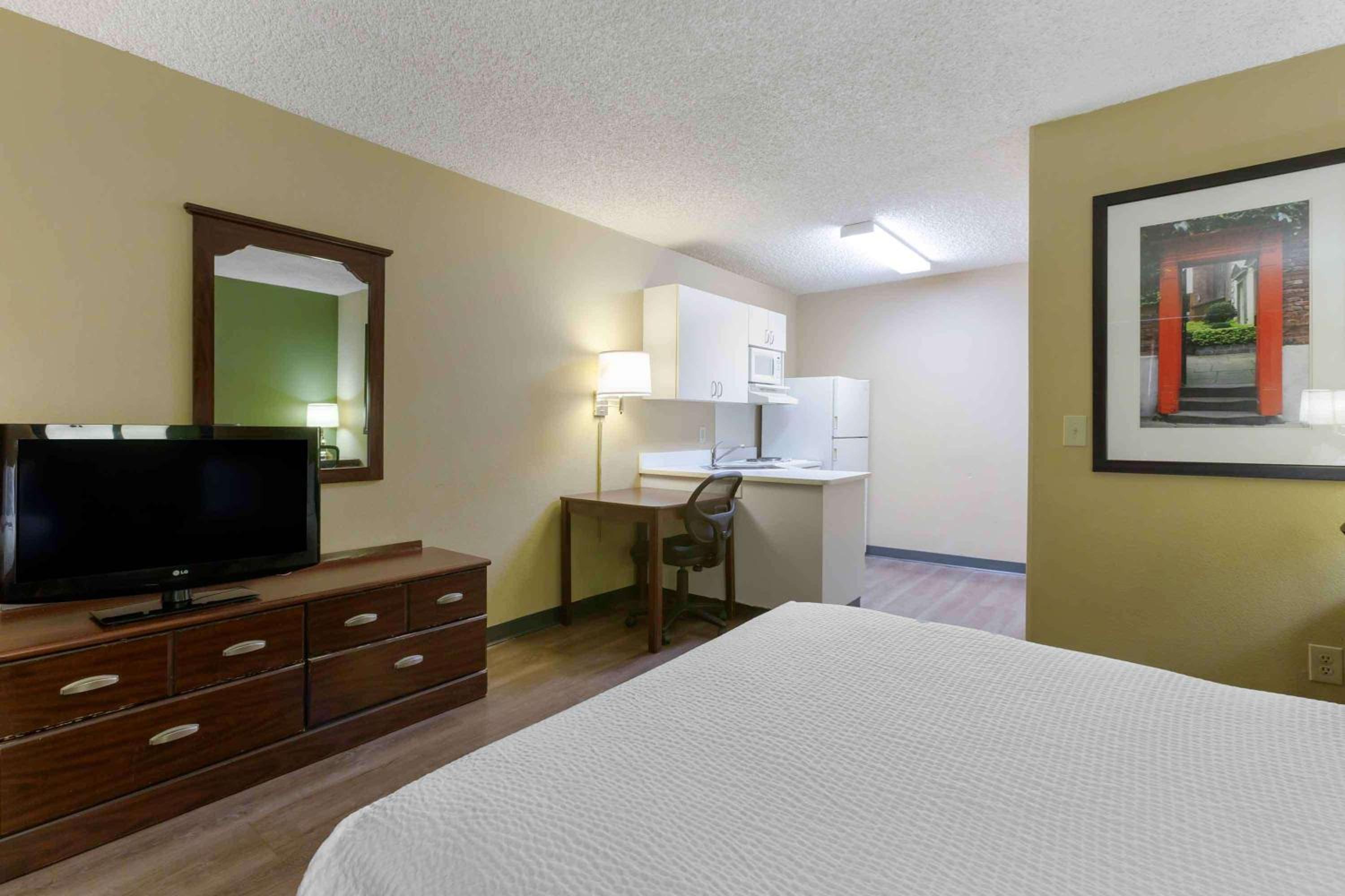 Studio with 2 Double Beds - Non-Smoking - Photo 2