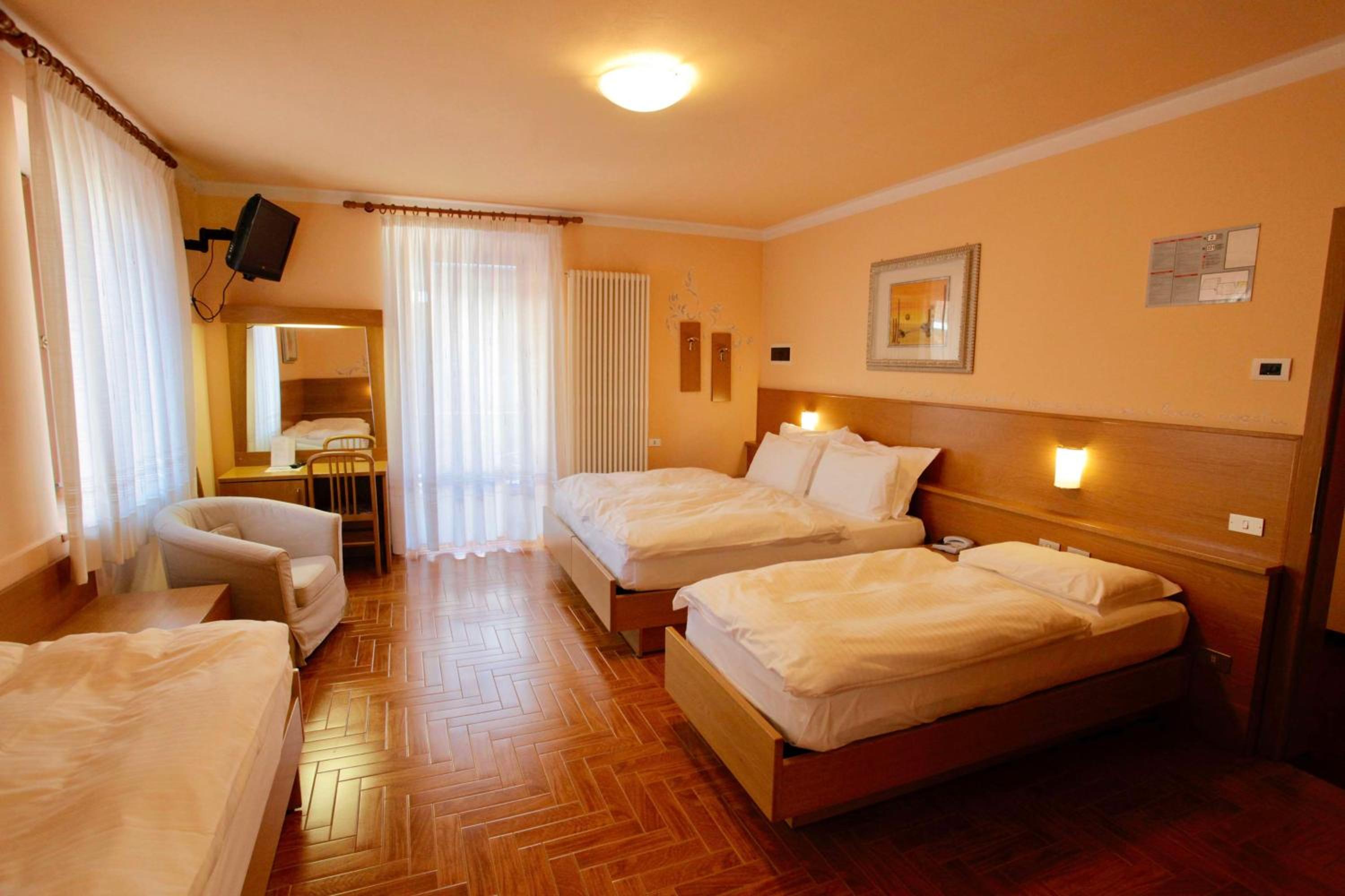 Family Queen Room with Two Single Beds