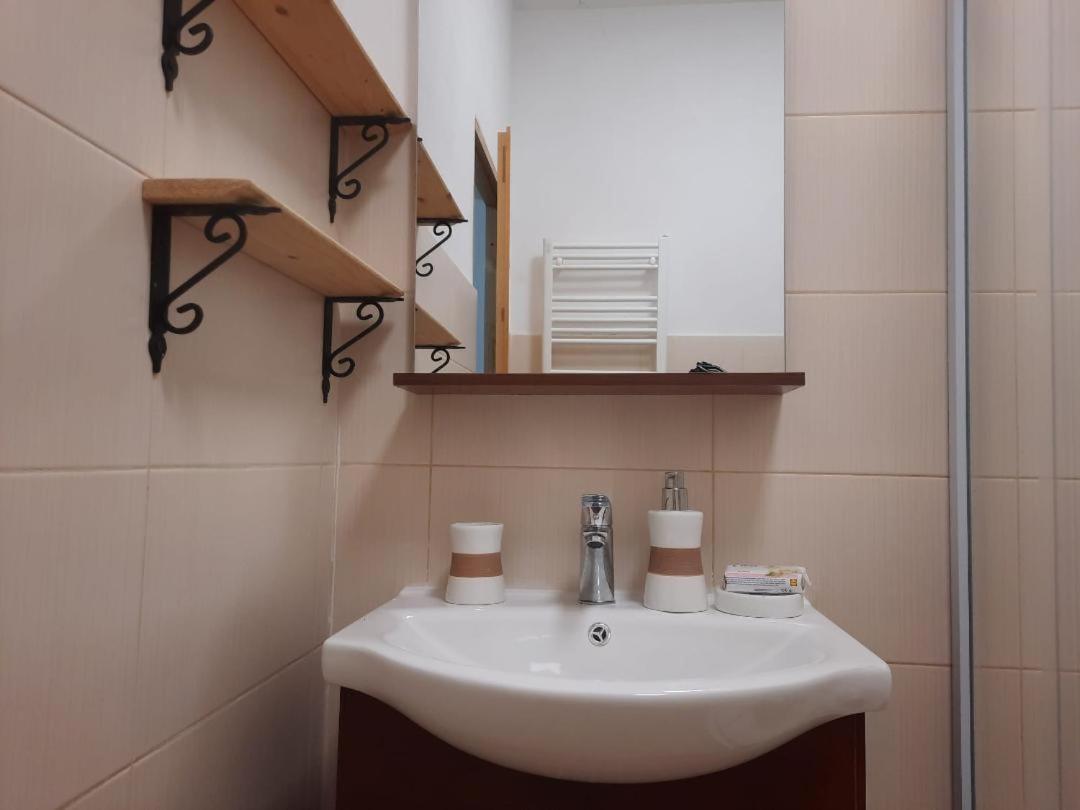 Triple Room - Photo 9